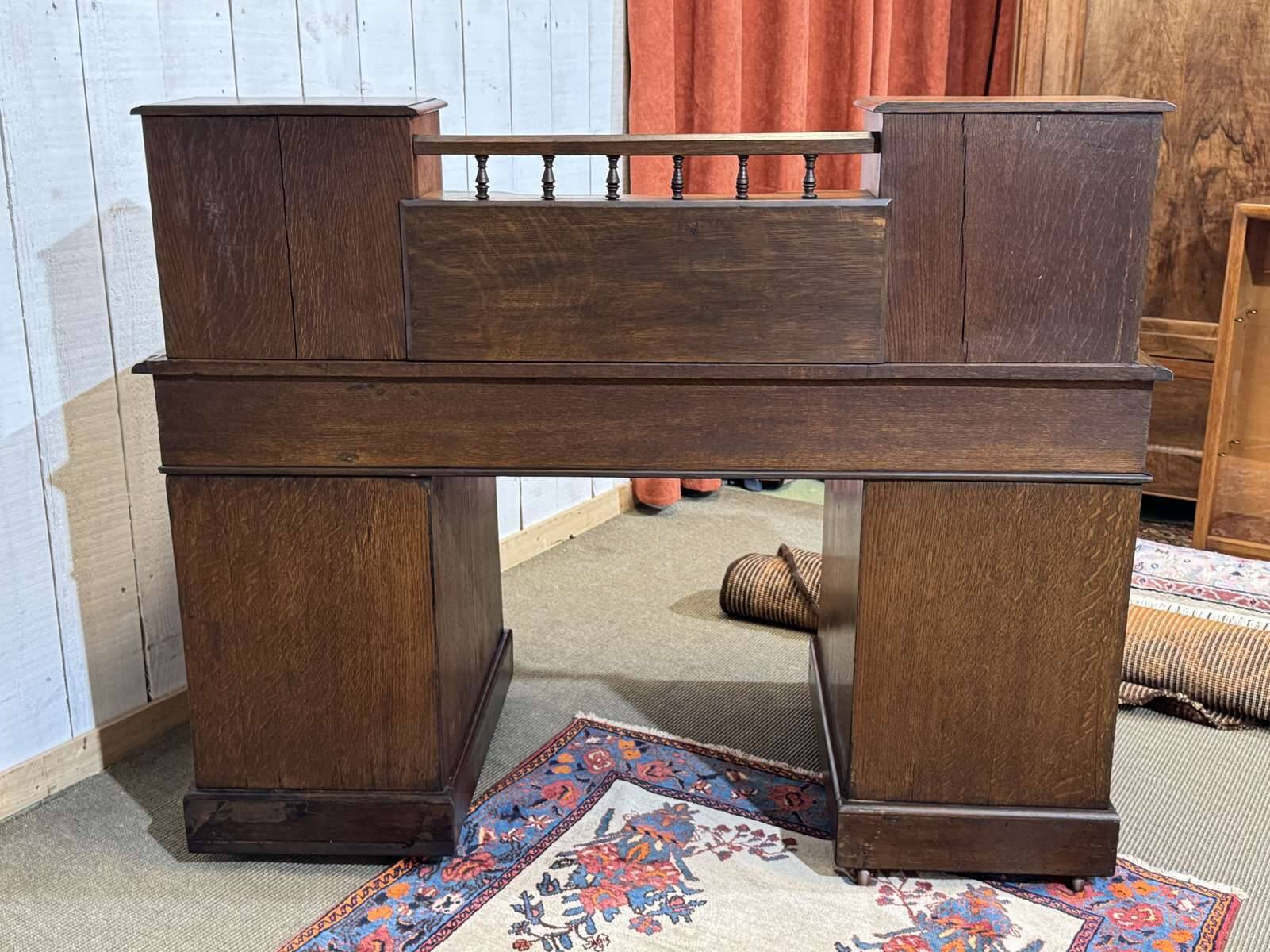 English oak graduated desk from the late 19th century.
