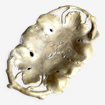 Leaf cutter in gilded brass