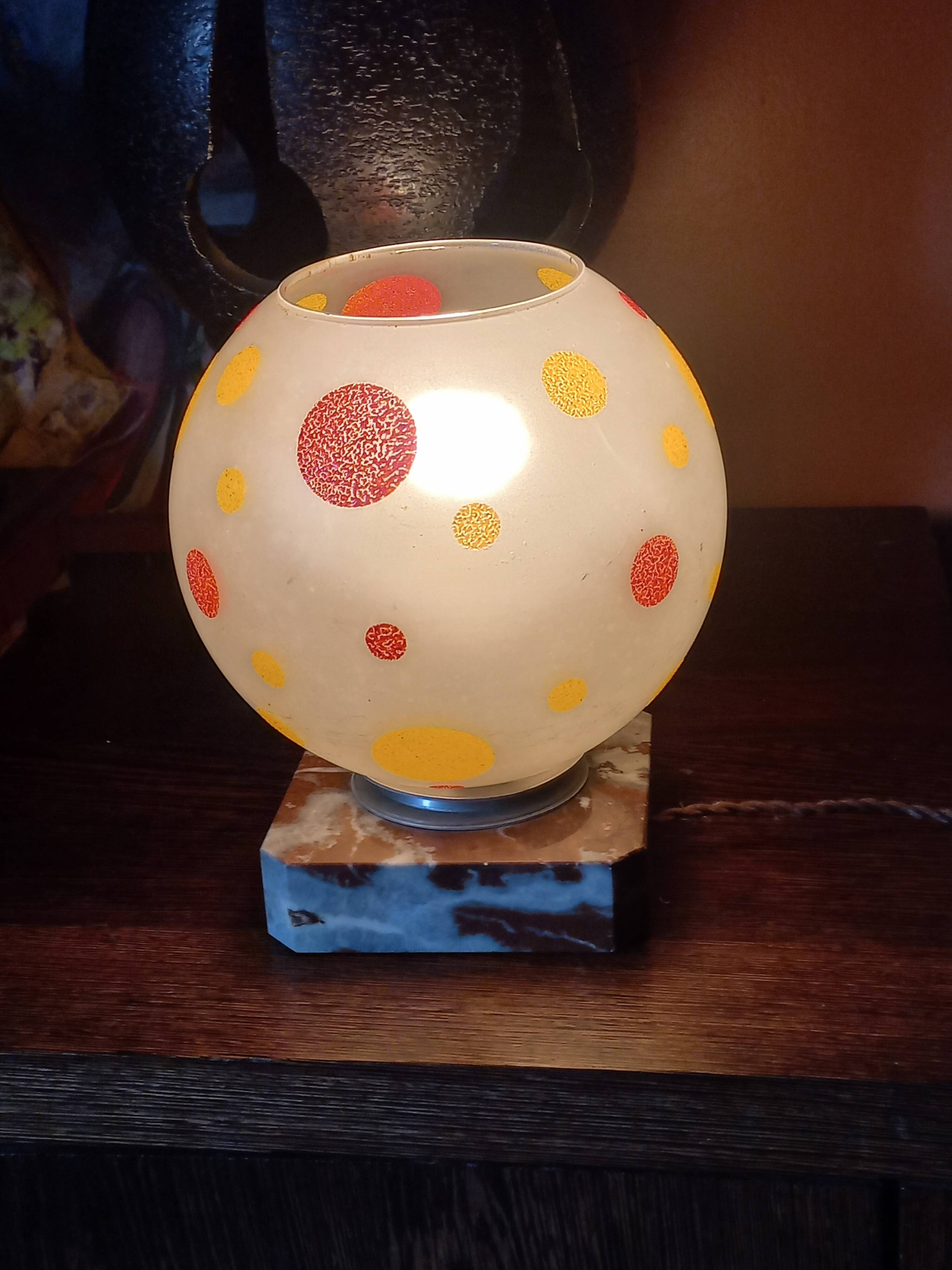 Art Deco night light in marble and enamelled glass from the 1930s.