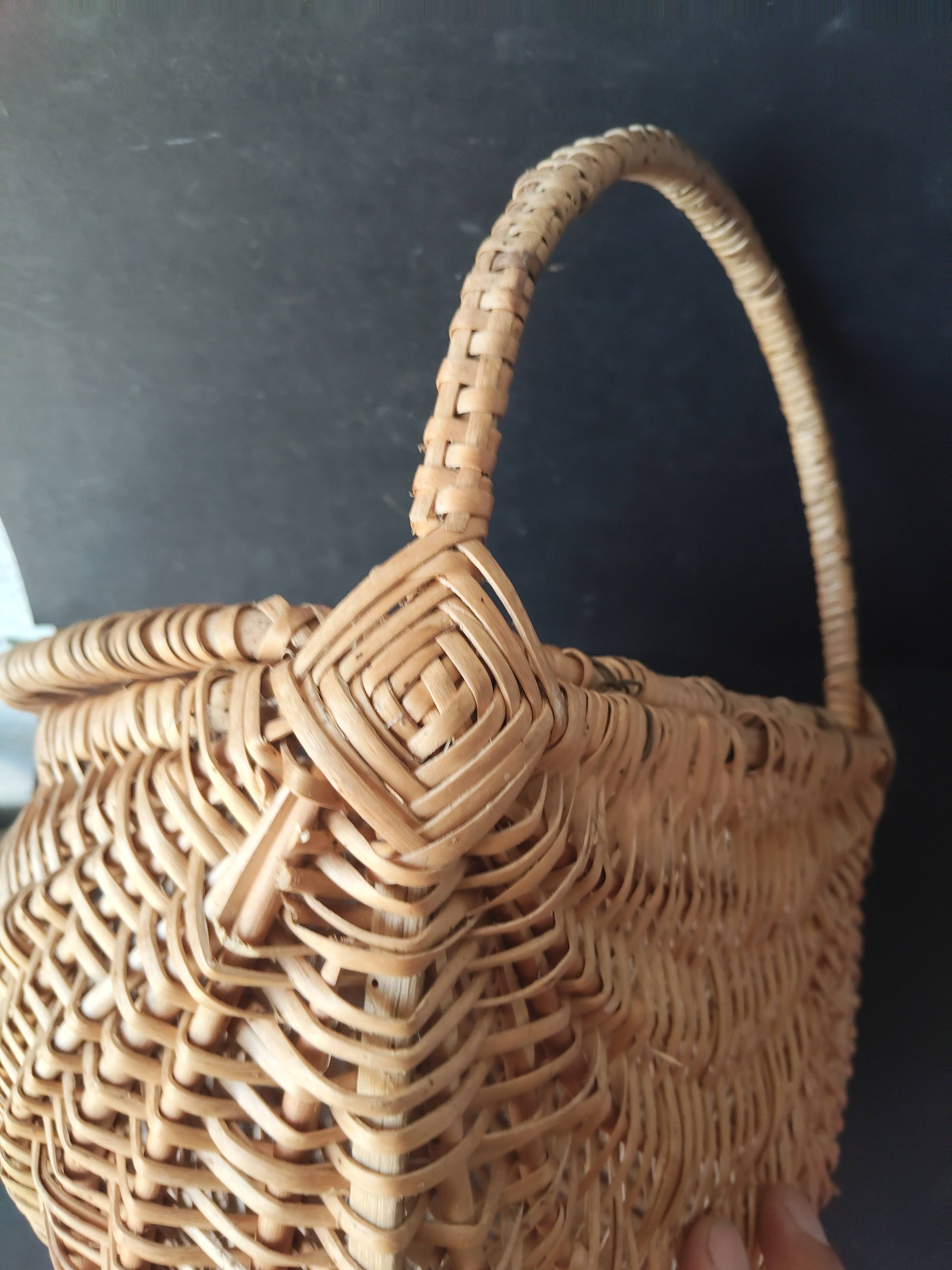 Antique hanging basket in wicker – French artisanal weaving