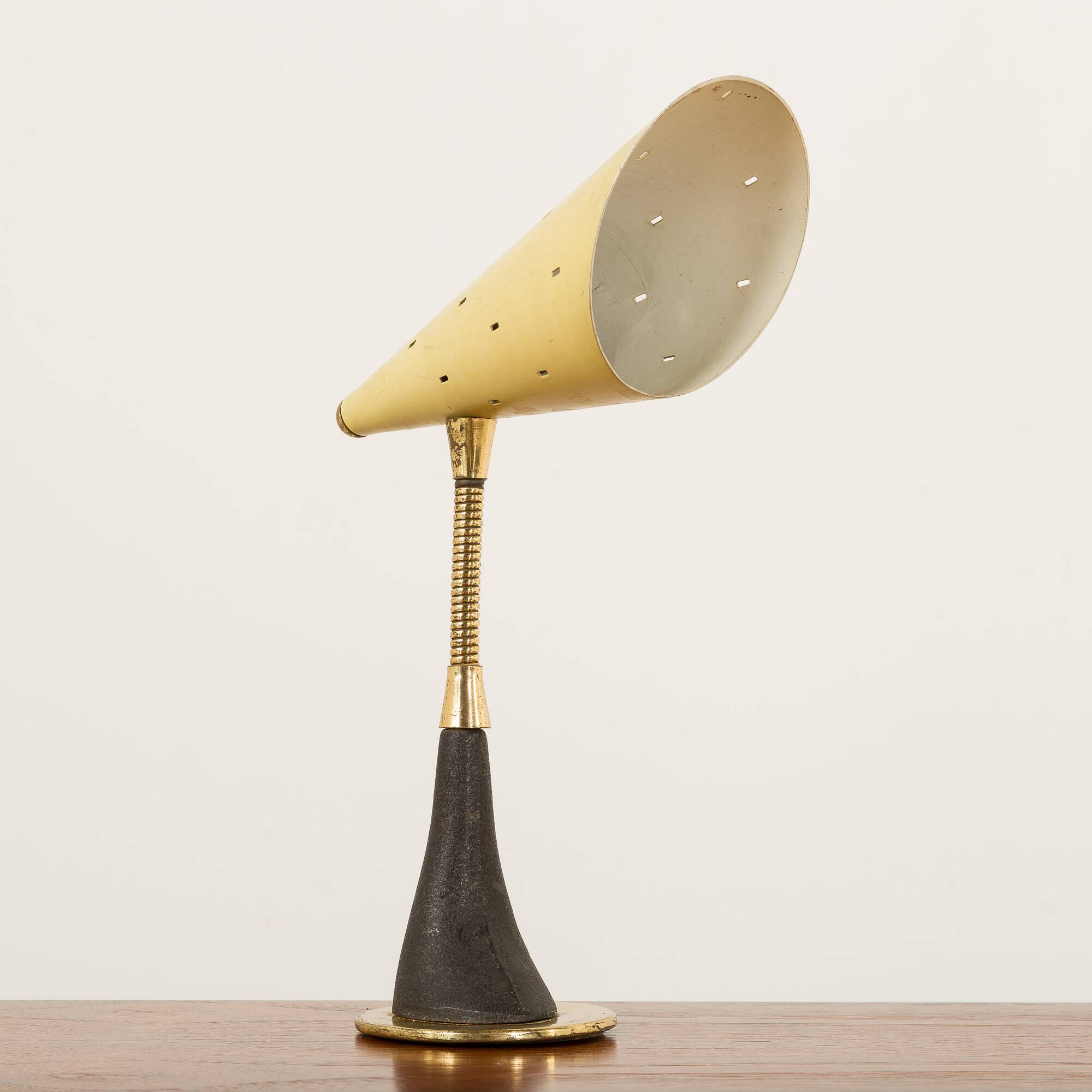 Petite mid century desk lamp, attr. to Stilnovo, Italy 1960s