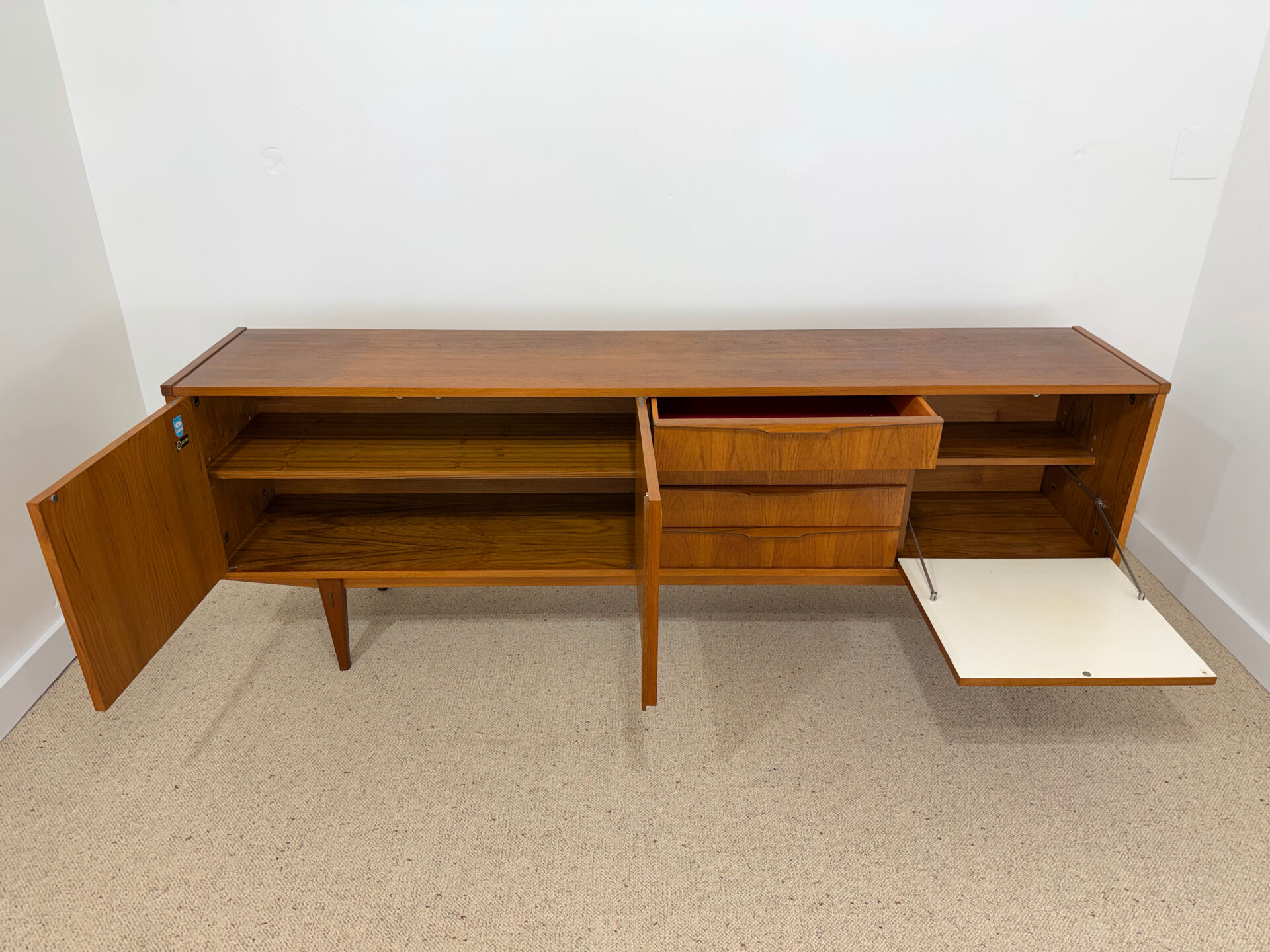 Large ARNO sideboard in oak – 1960s/70s