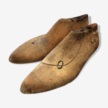 Pair 28cm wooden shoe