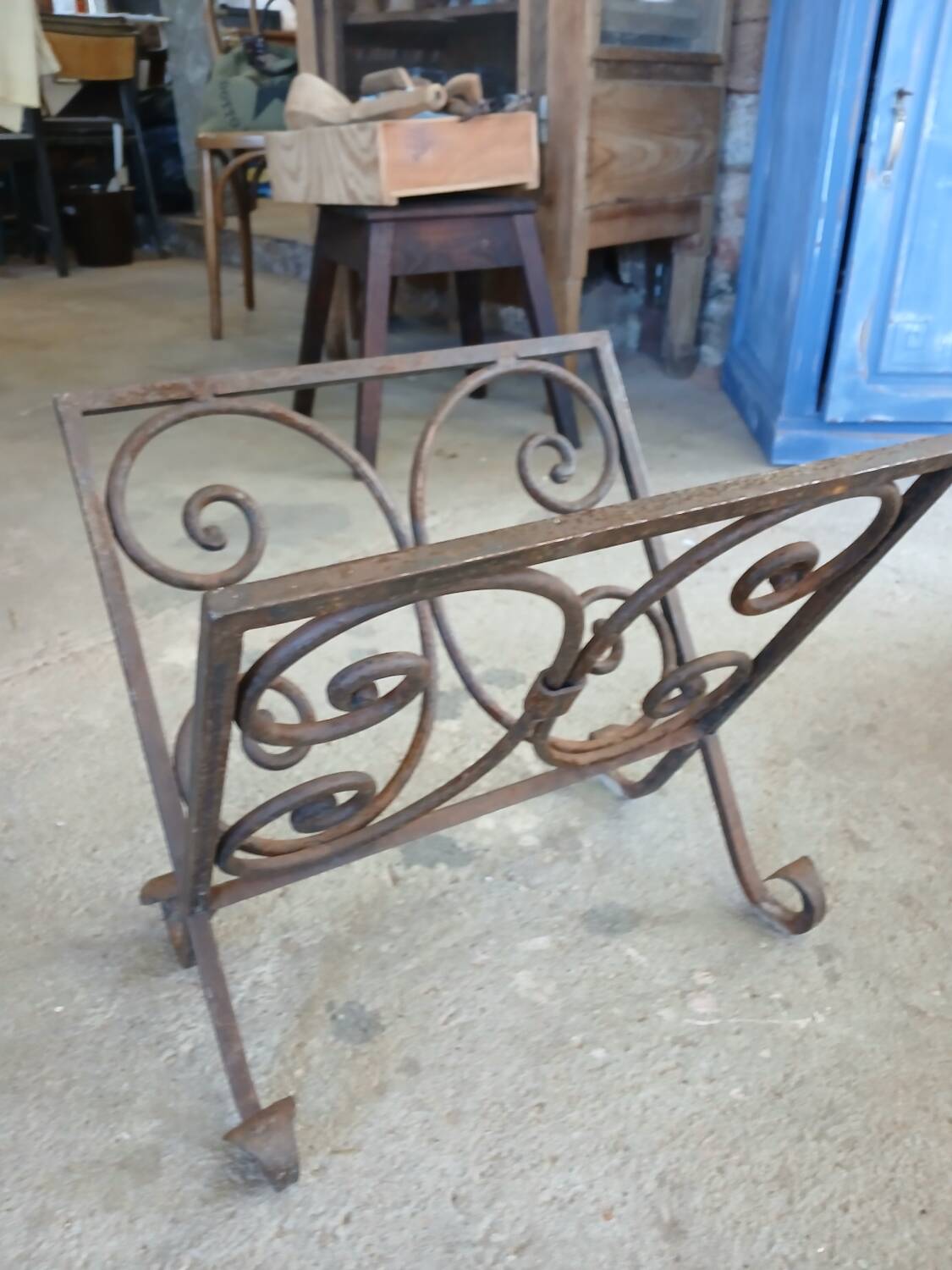 Porte-bûches ancien en fonte