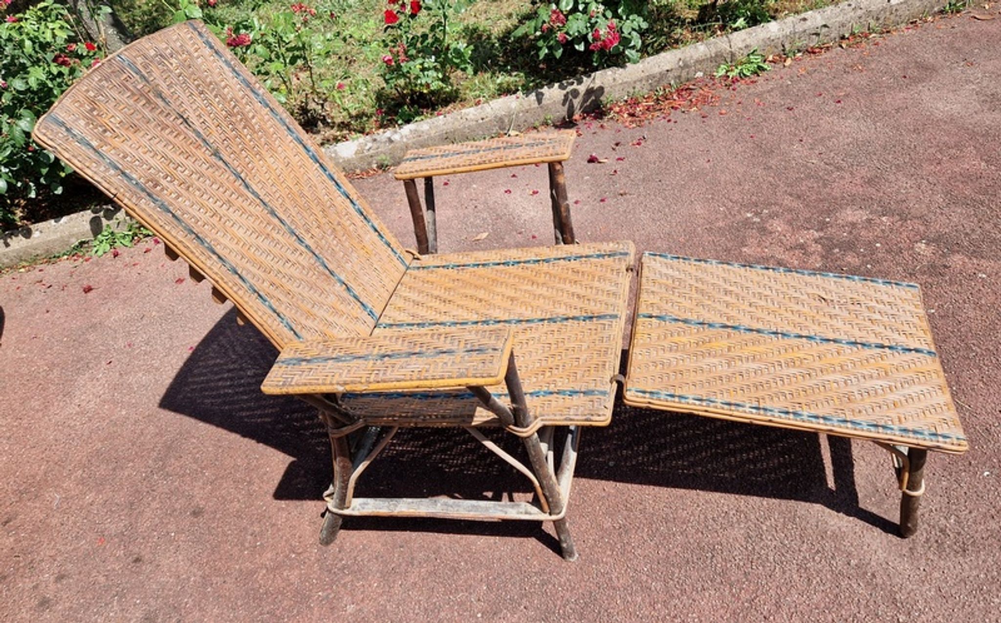 Rattan/wicker and wood chaise longue - 1940s/50s