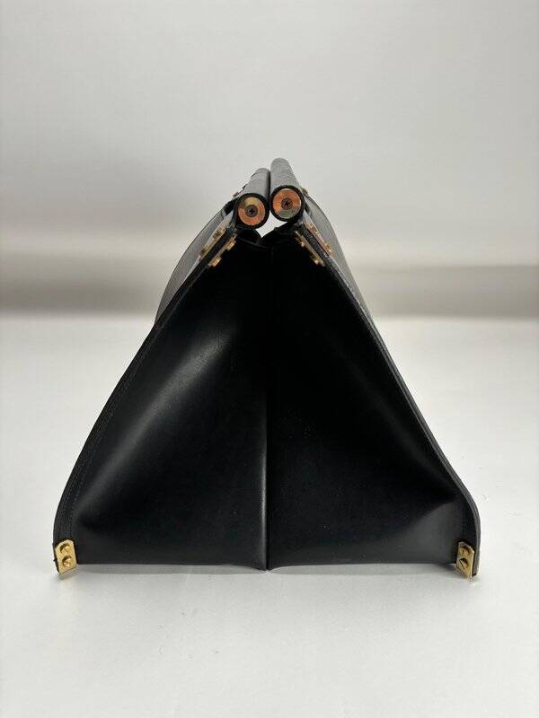 Leather and Brass Dimensionefuoco Firewood Sack by Afra & Tobia Scarpa, Italy, 1980s