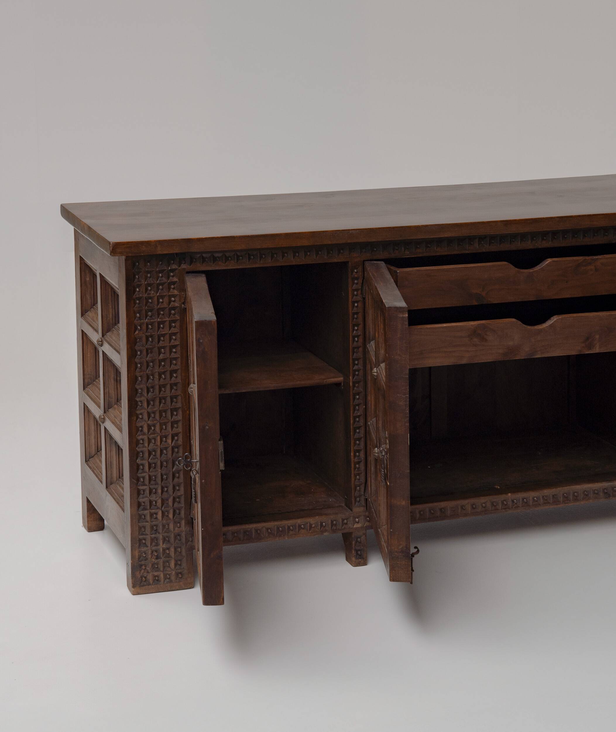 Buffet rustique brutaliste espagnol, années 1960