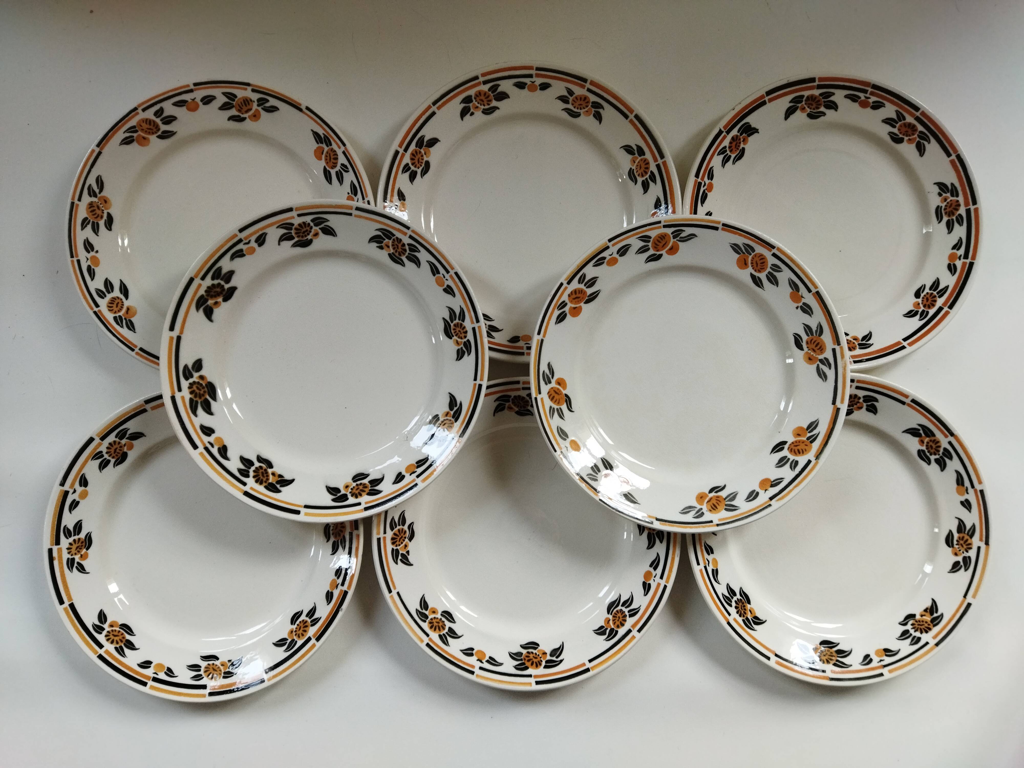 8 Badonviller “Modern” plates