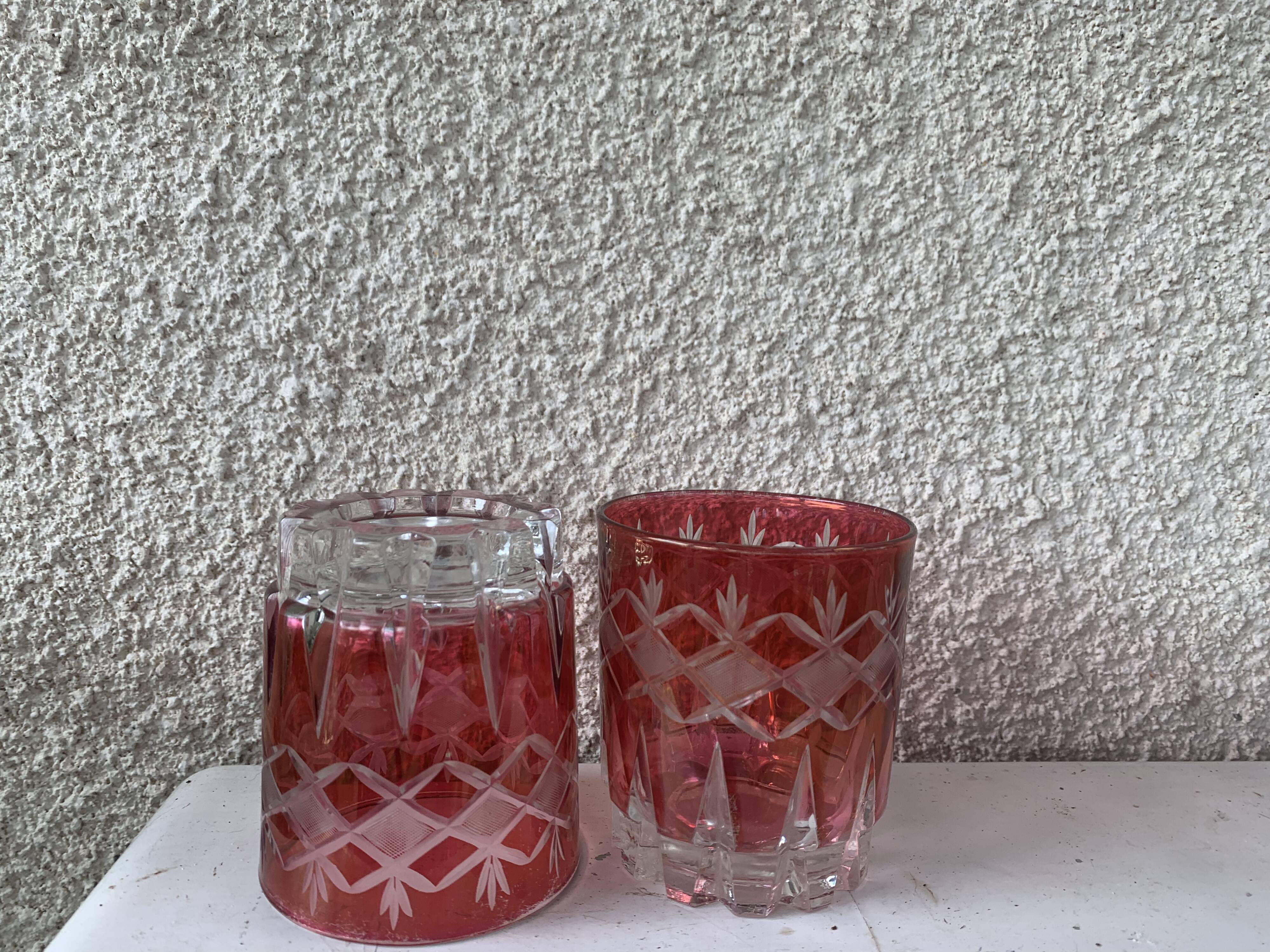 7 aperitif glasses in red and transparent glass chiseled vintage