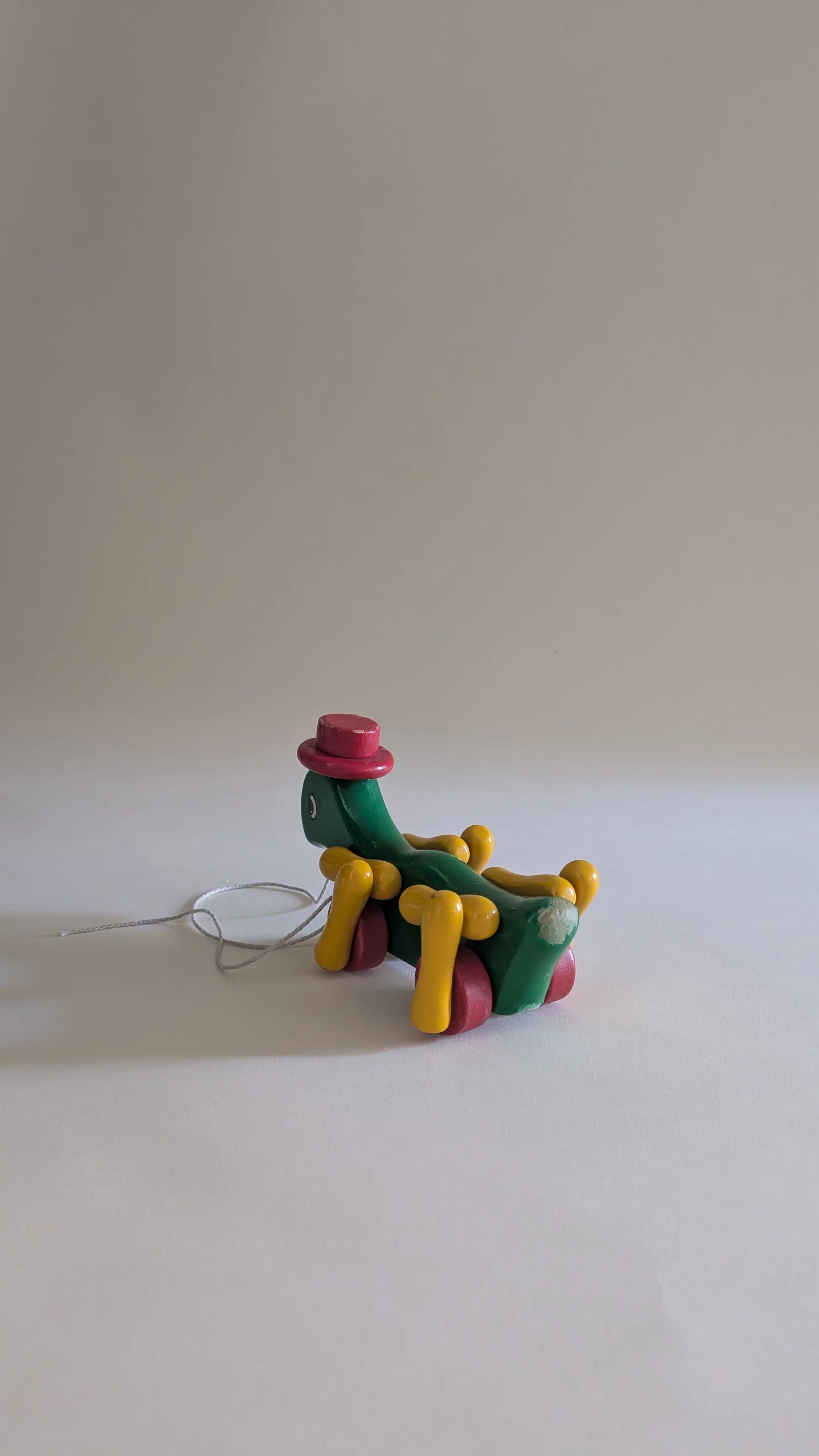 Grilllon, Kouvalias wooden pull toy