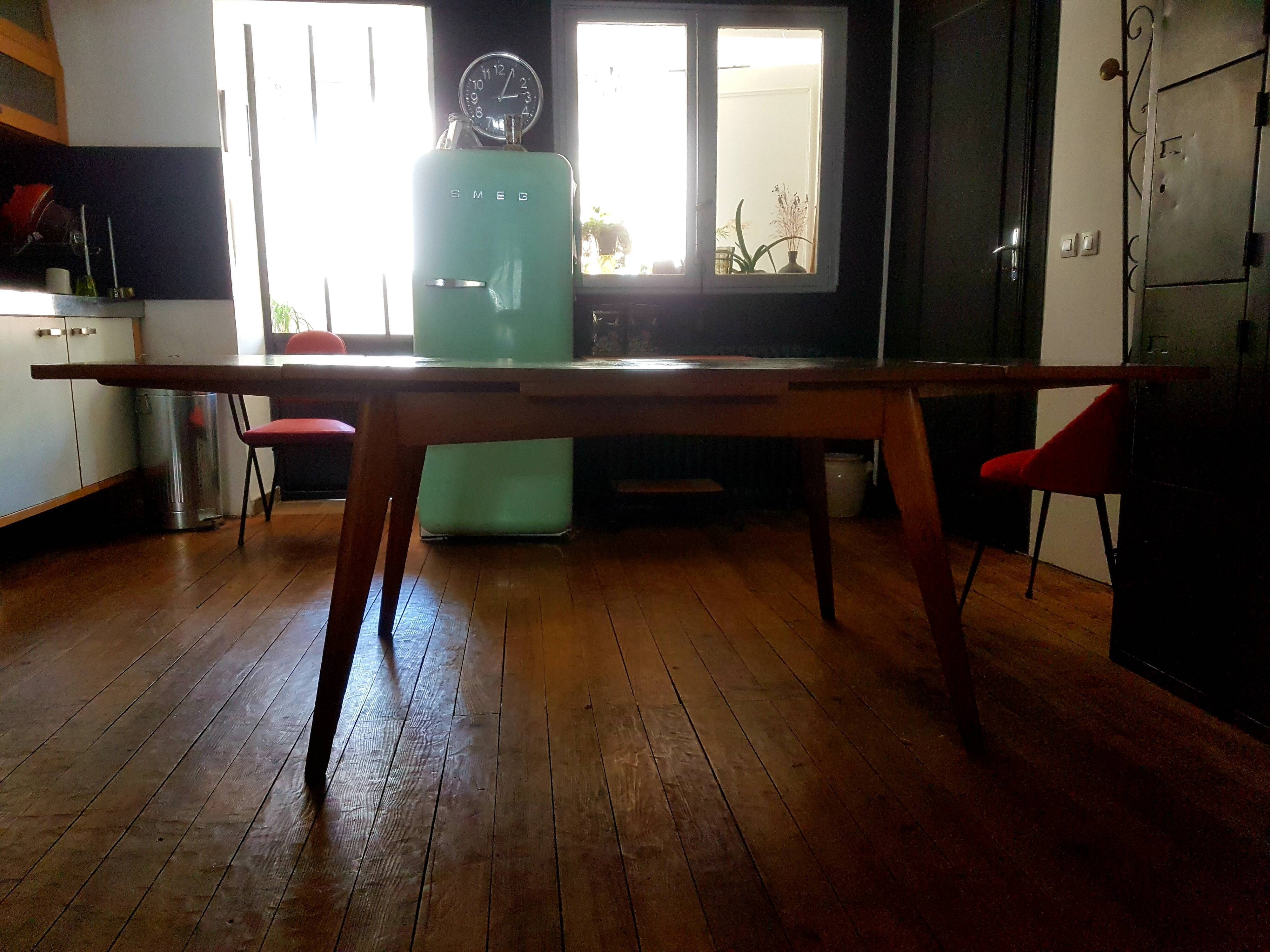 Scandinavian dining table with extensions