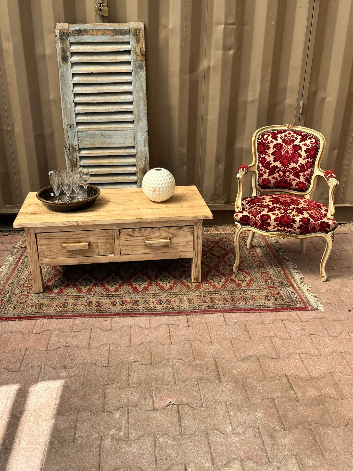 Coffee table with two drawers