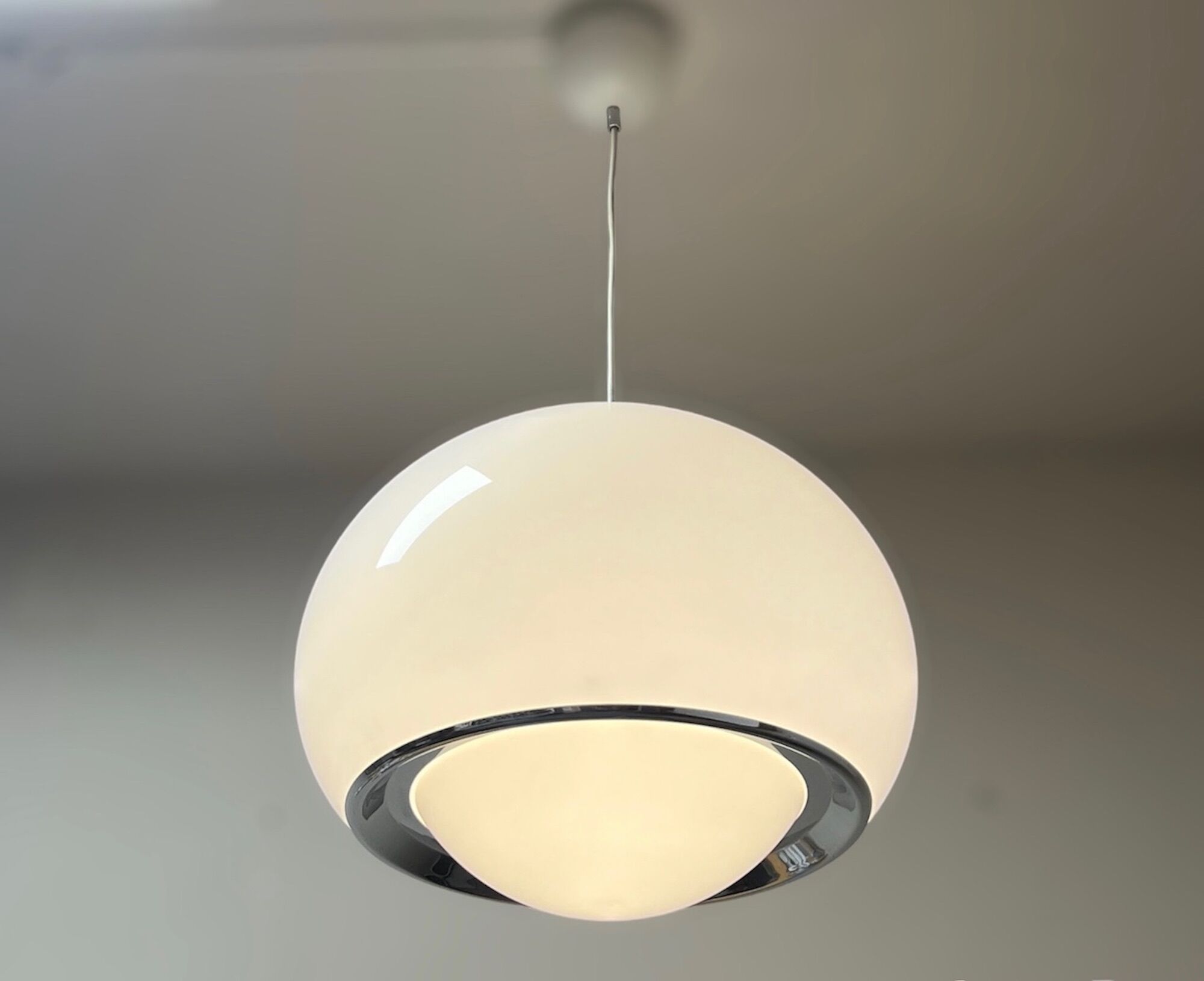 Iconic large space age lamp 'bud' 2223/2 by harvey guzzini, 60s