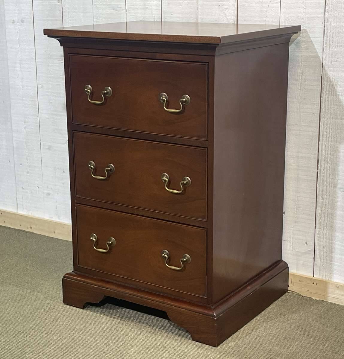 English mahogany chest of drawers from the 1950s.