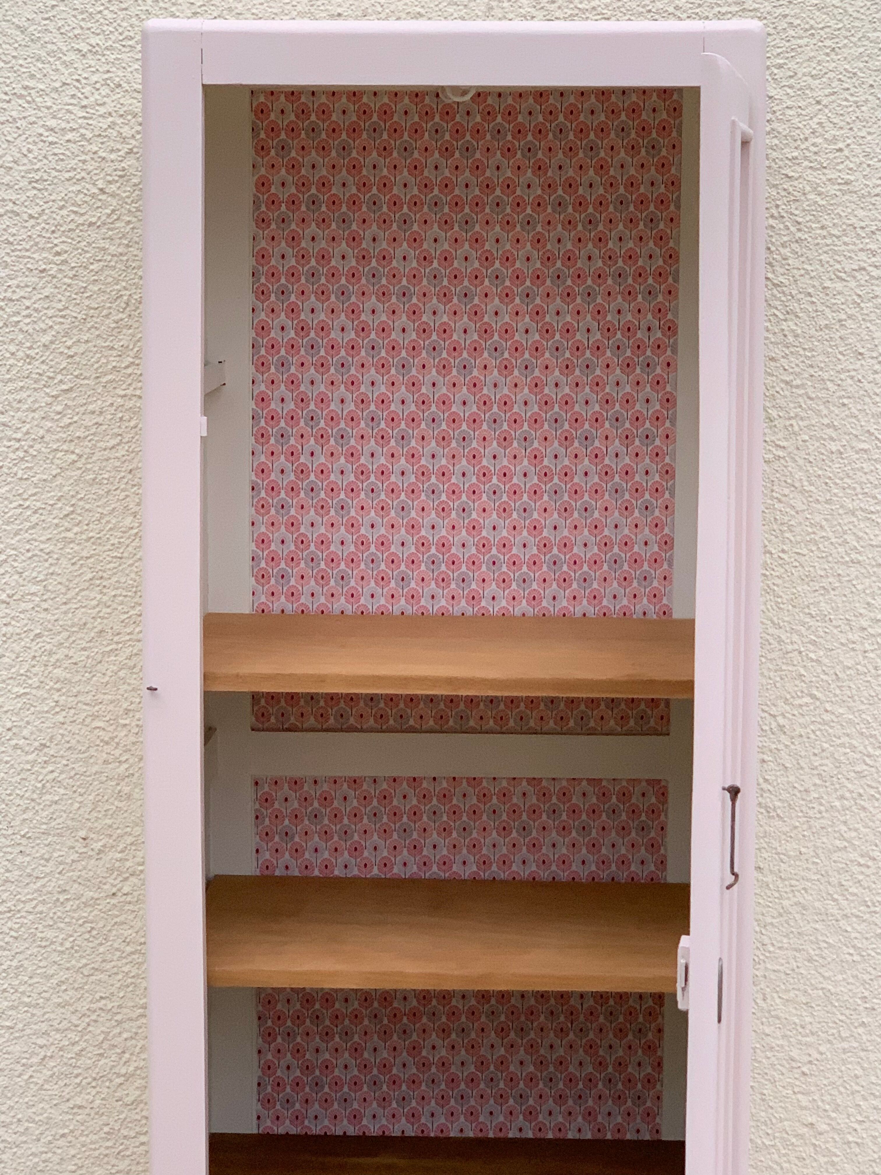 Parisian bonnetière cabinet nude 1930