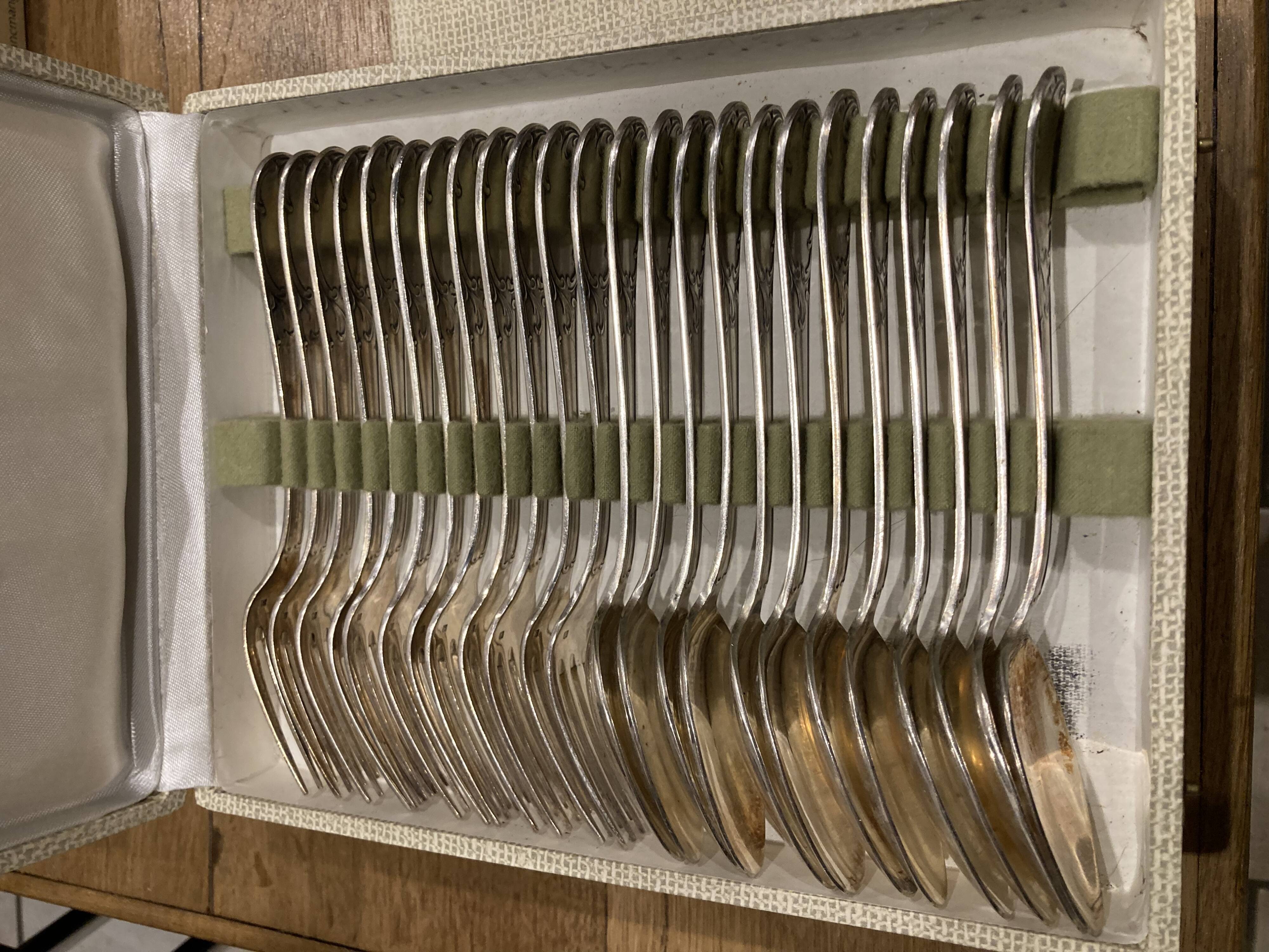 François Frionnet 130p silver metal housekeeper