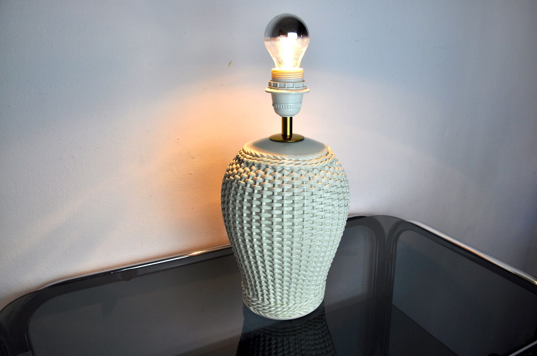 White ceramic "bamboo" lamp, Hollywood Regency, Italy, 1970