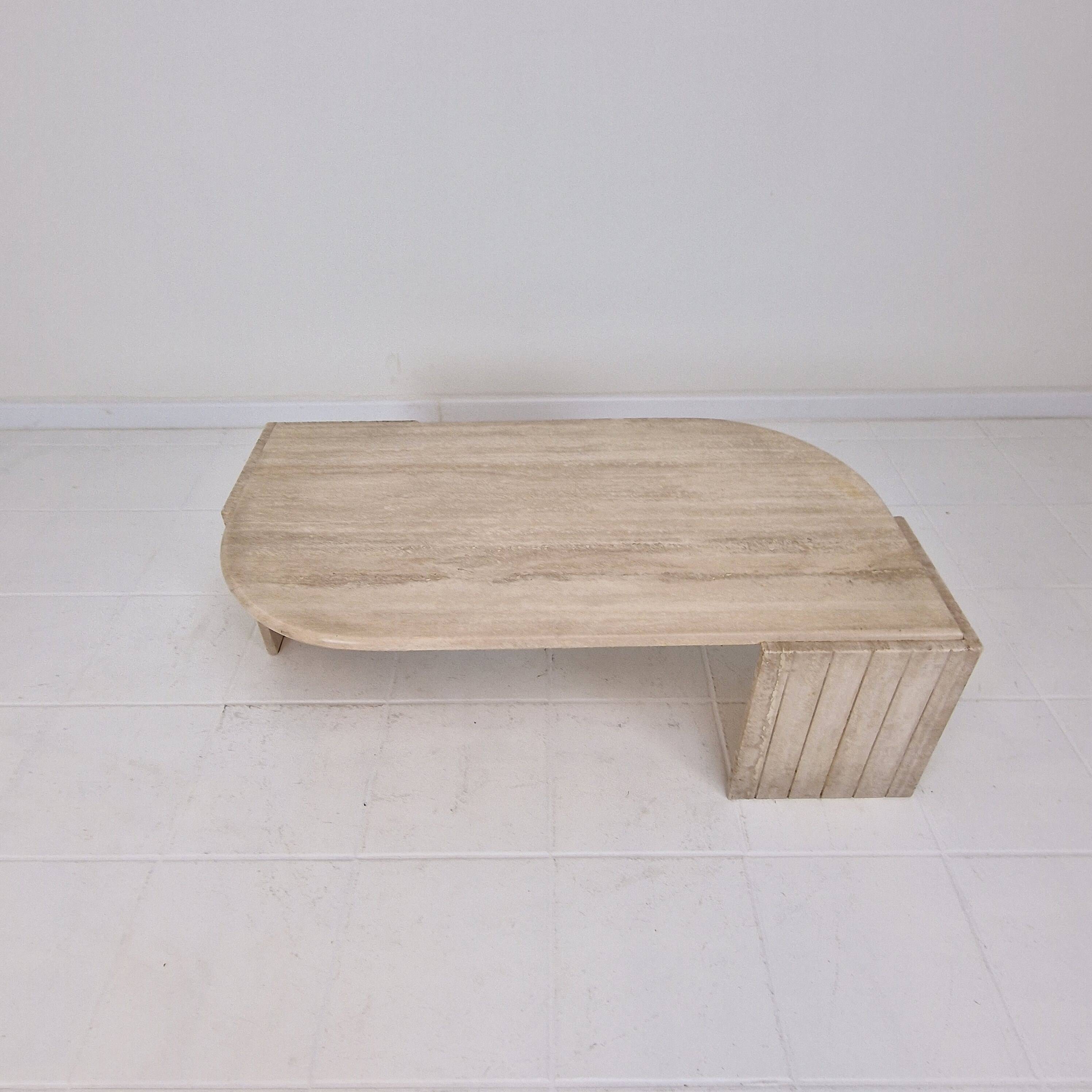 Table basse italienne en travertin, années 1980