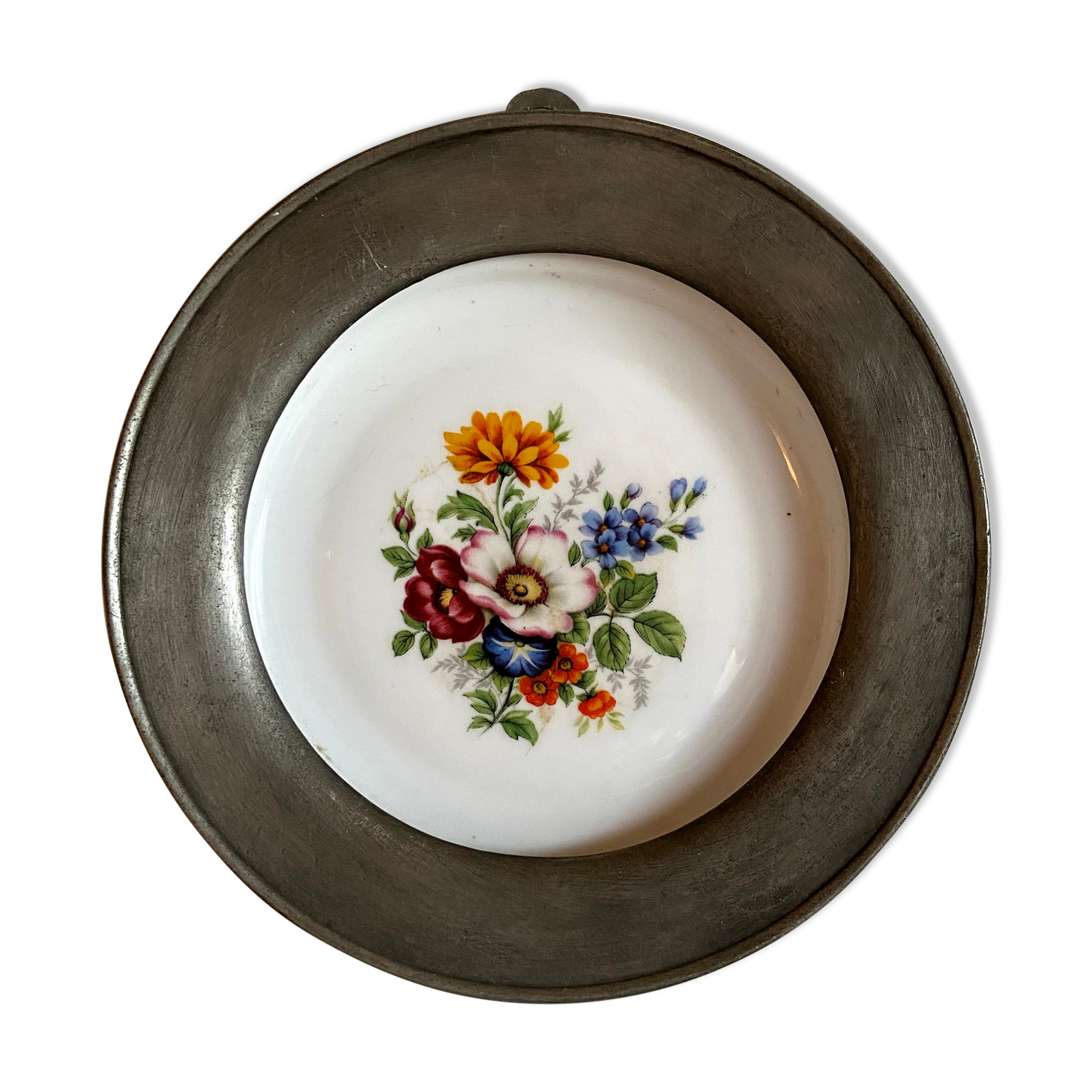 Decorative tin contour plate