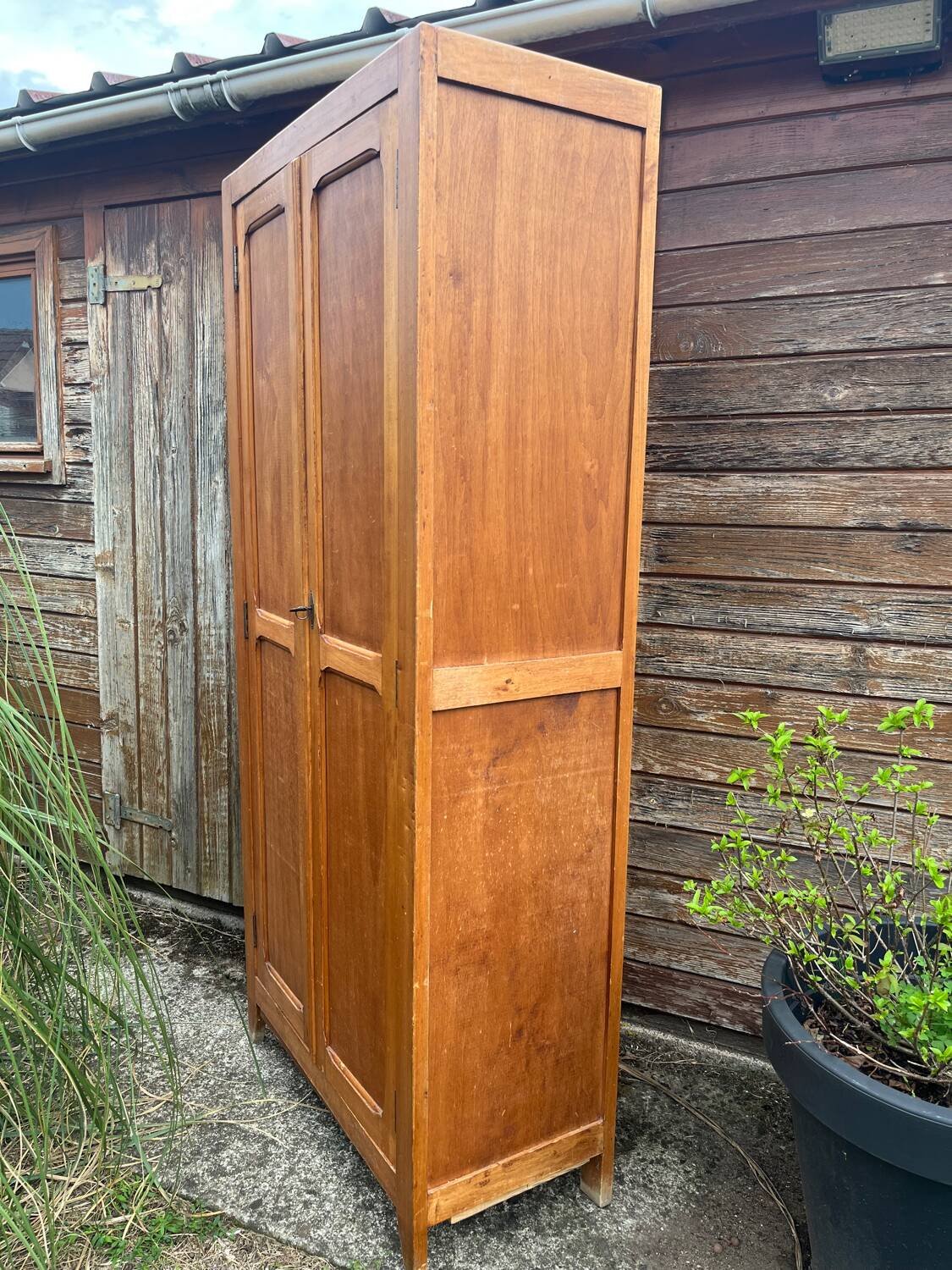 Armoire en bois vintage à deux p