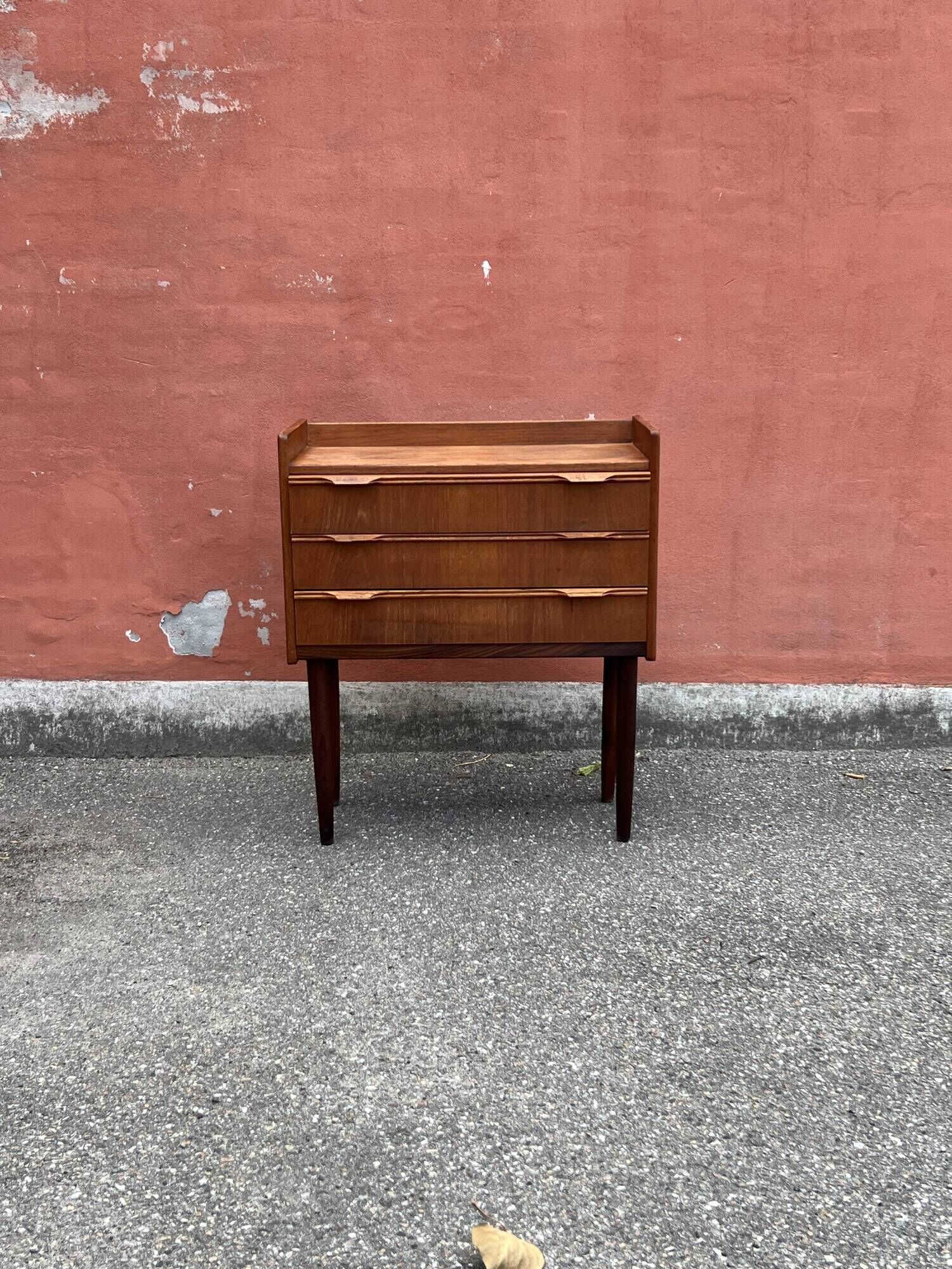Danish vintage teak chest of drawers / nightstand, Mid century modern 1960