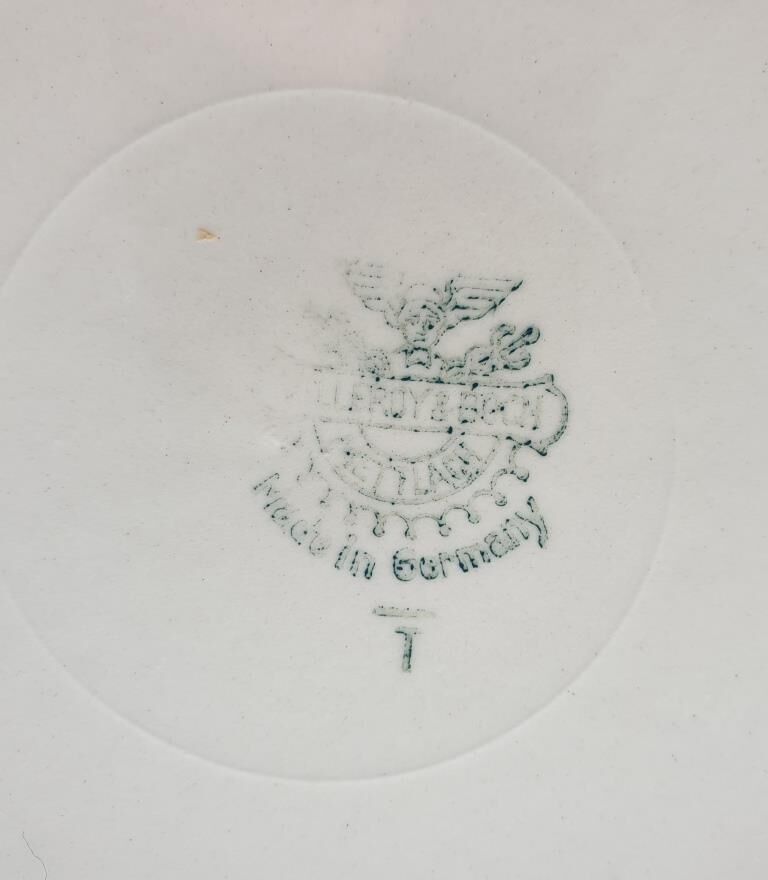 Set 8 plates and dish Villeroy & Boch Mettlach tulips 1940