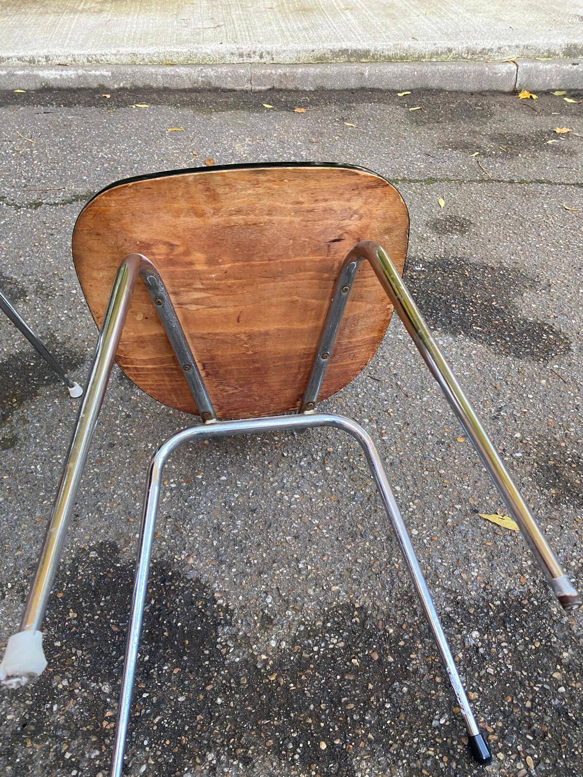 2 chaises formica beige et acier 1980