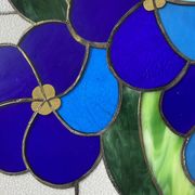 Panneau Vitrail Artisanal à Motif Floral – Verre Coloré, Technique Tiffany