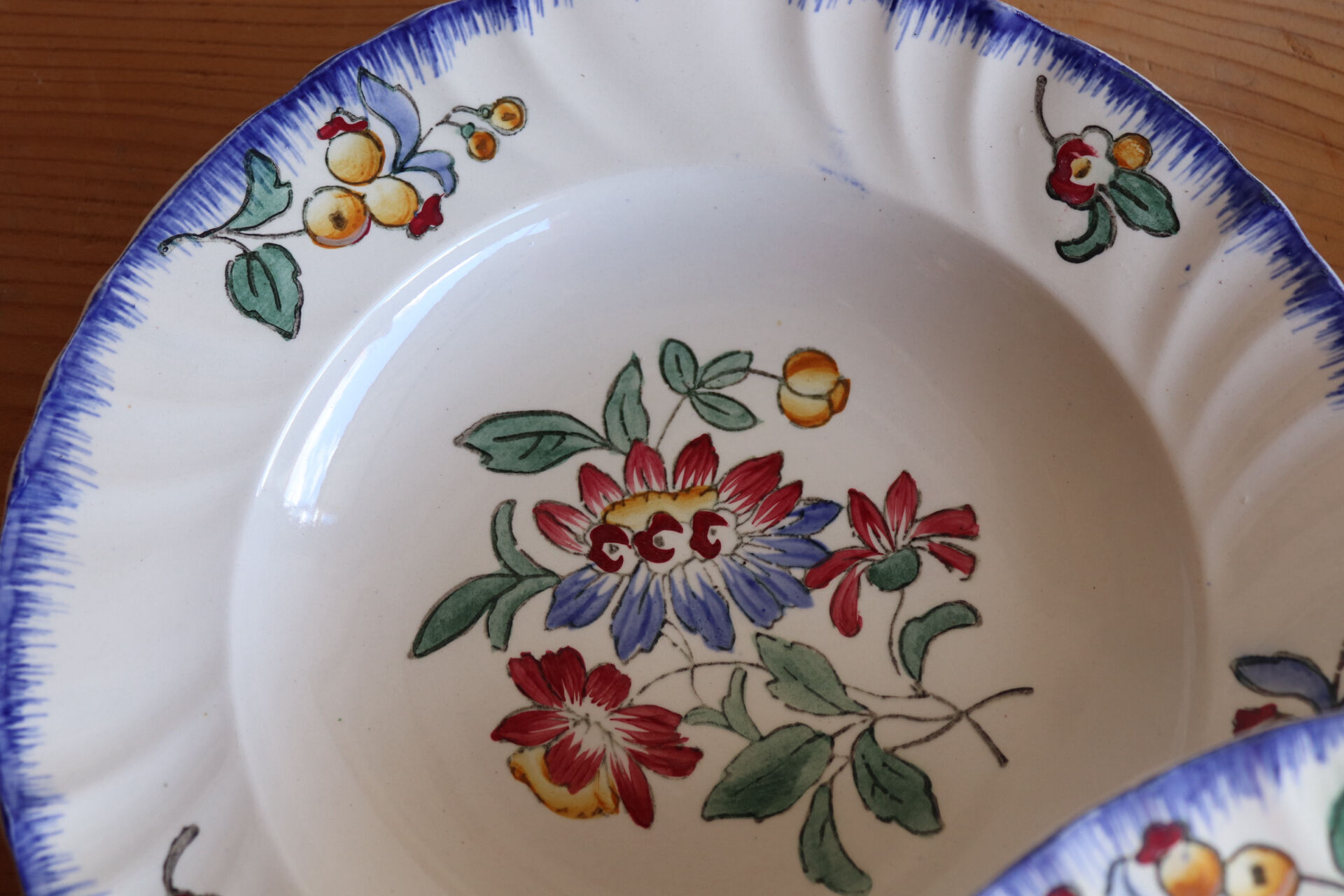 Set of 5 Longwy plates model Spring