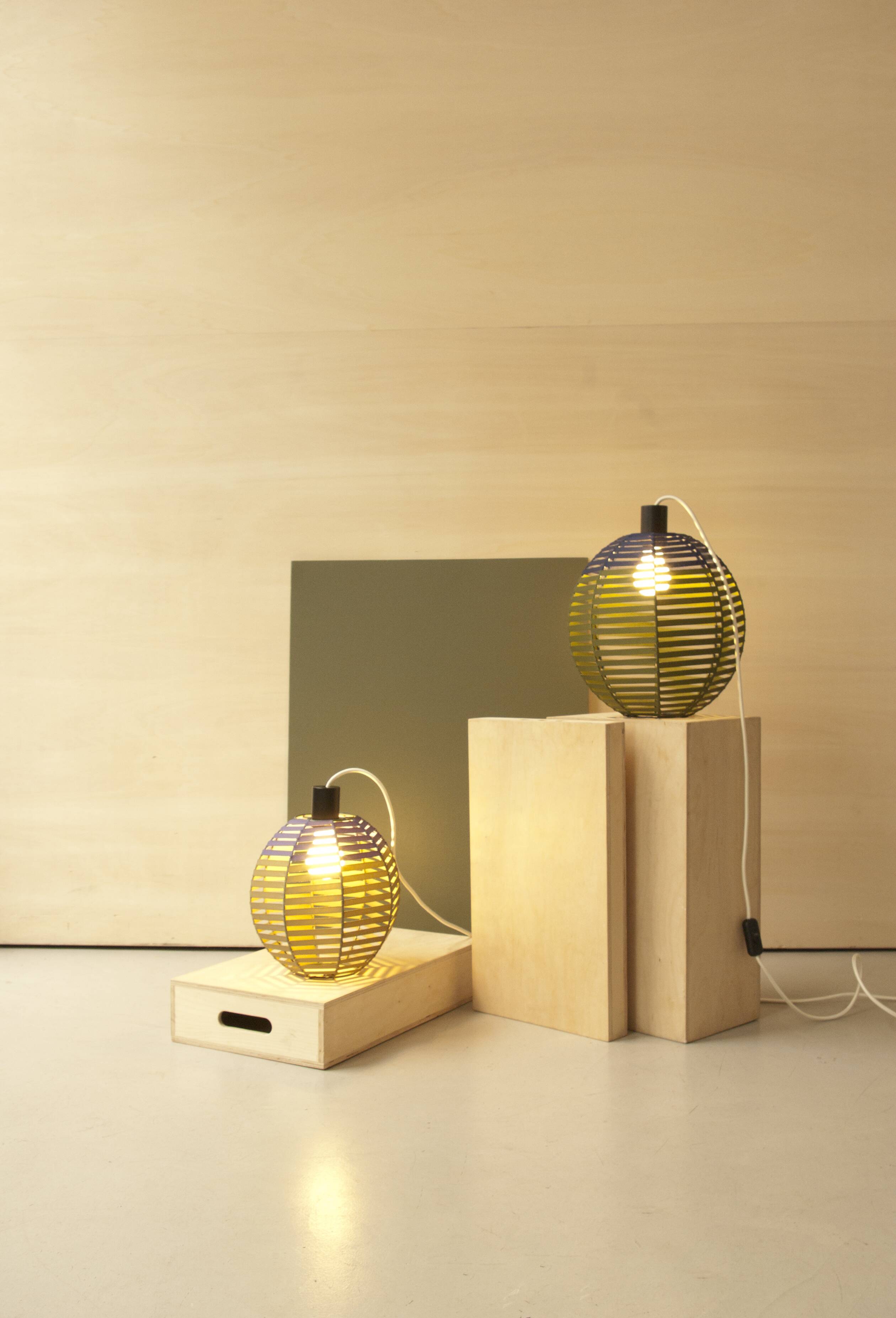 Woven ball suspension on metal structure / D 25cm