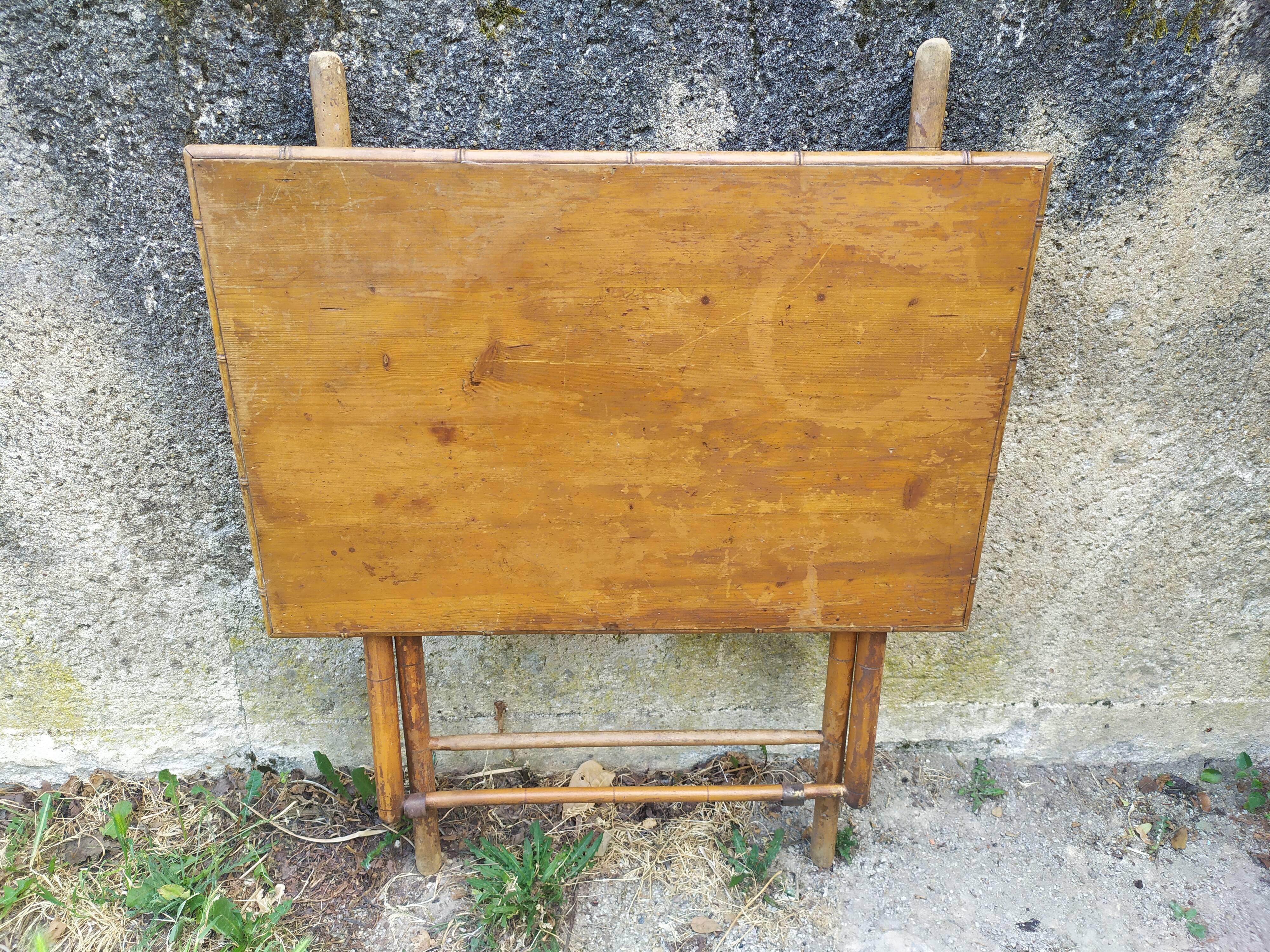 Foldable wooden table