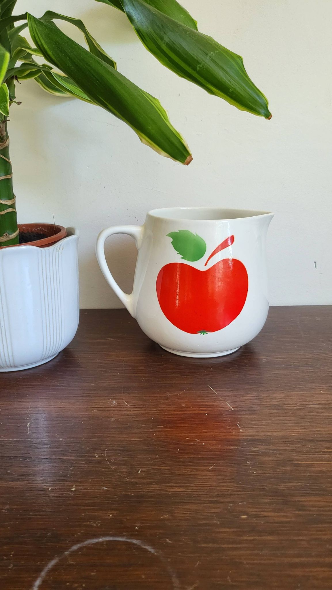 Pichet vintage motif pomme
