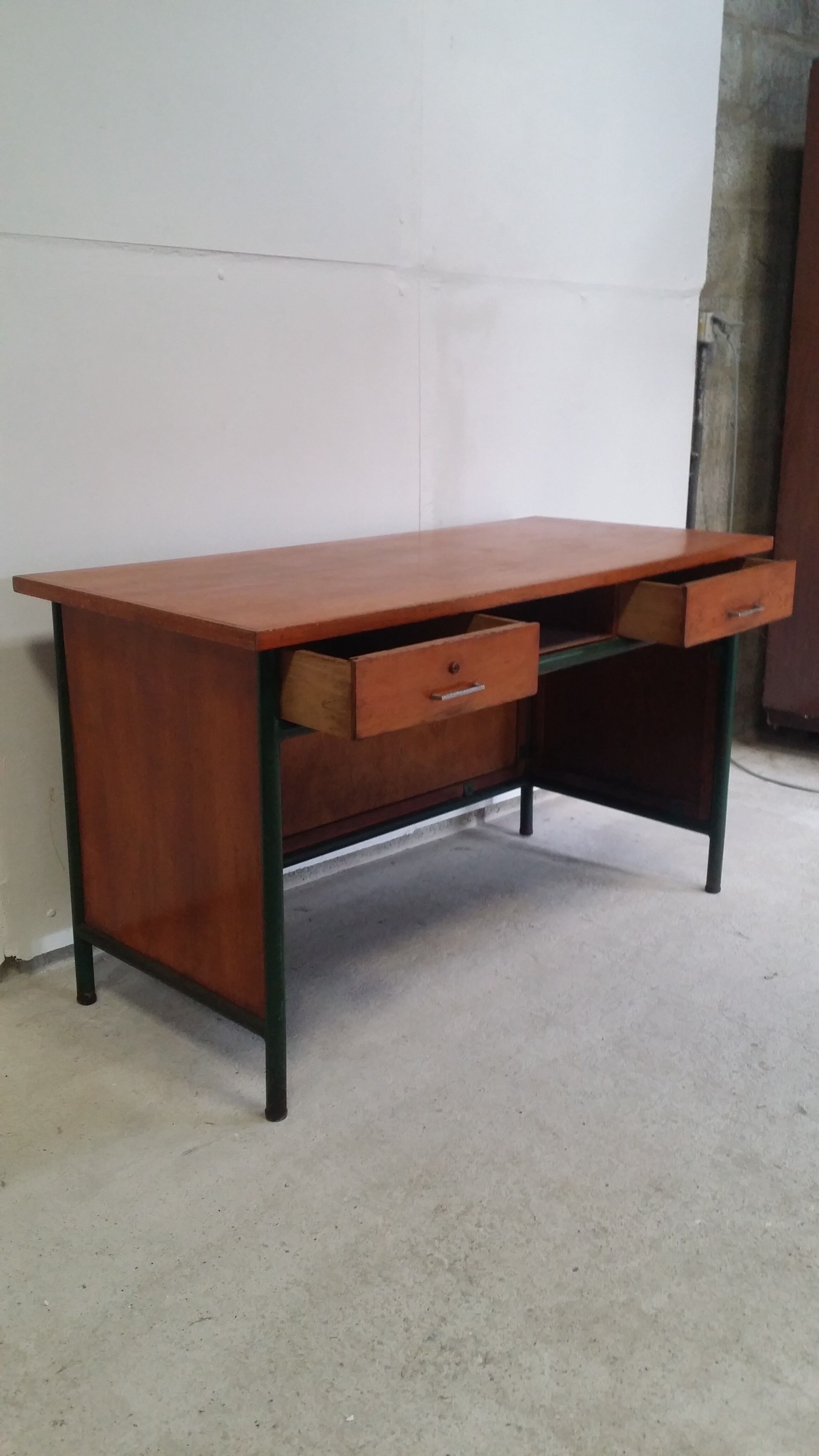 Teacher's desk