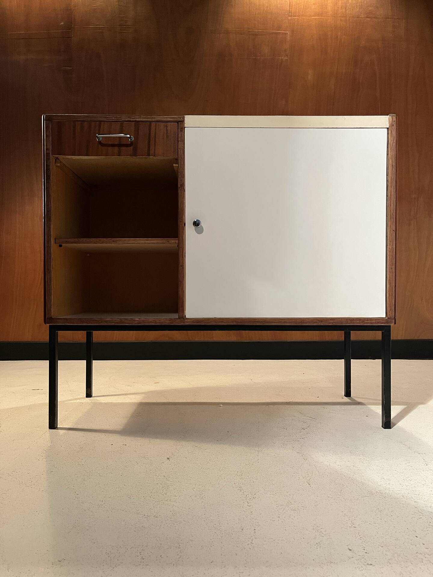 Comptoir de commerce / vitrine des années 60