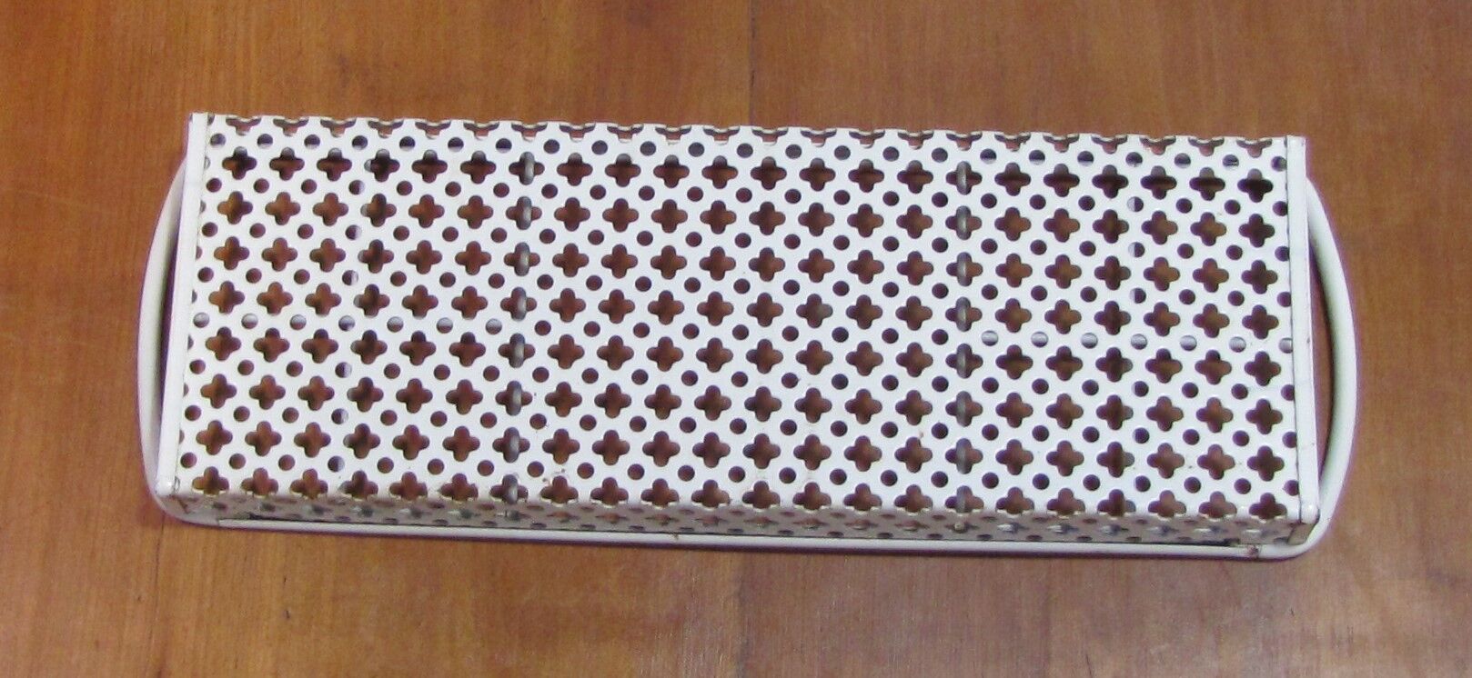 Mathieu Matégot glasses support