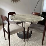 Vintage marble table with tulip base