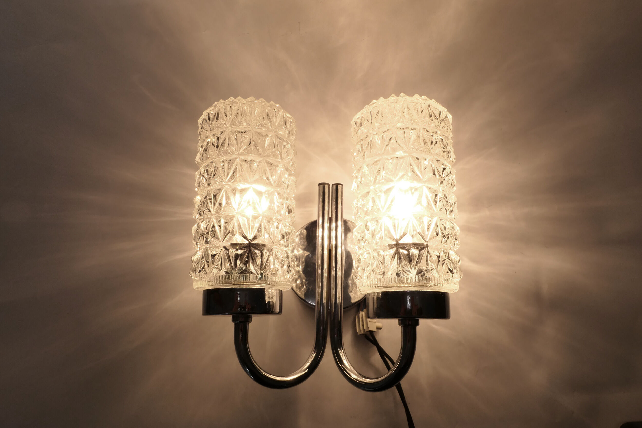 Double wall lamp 1970's chrome and glass