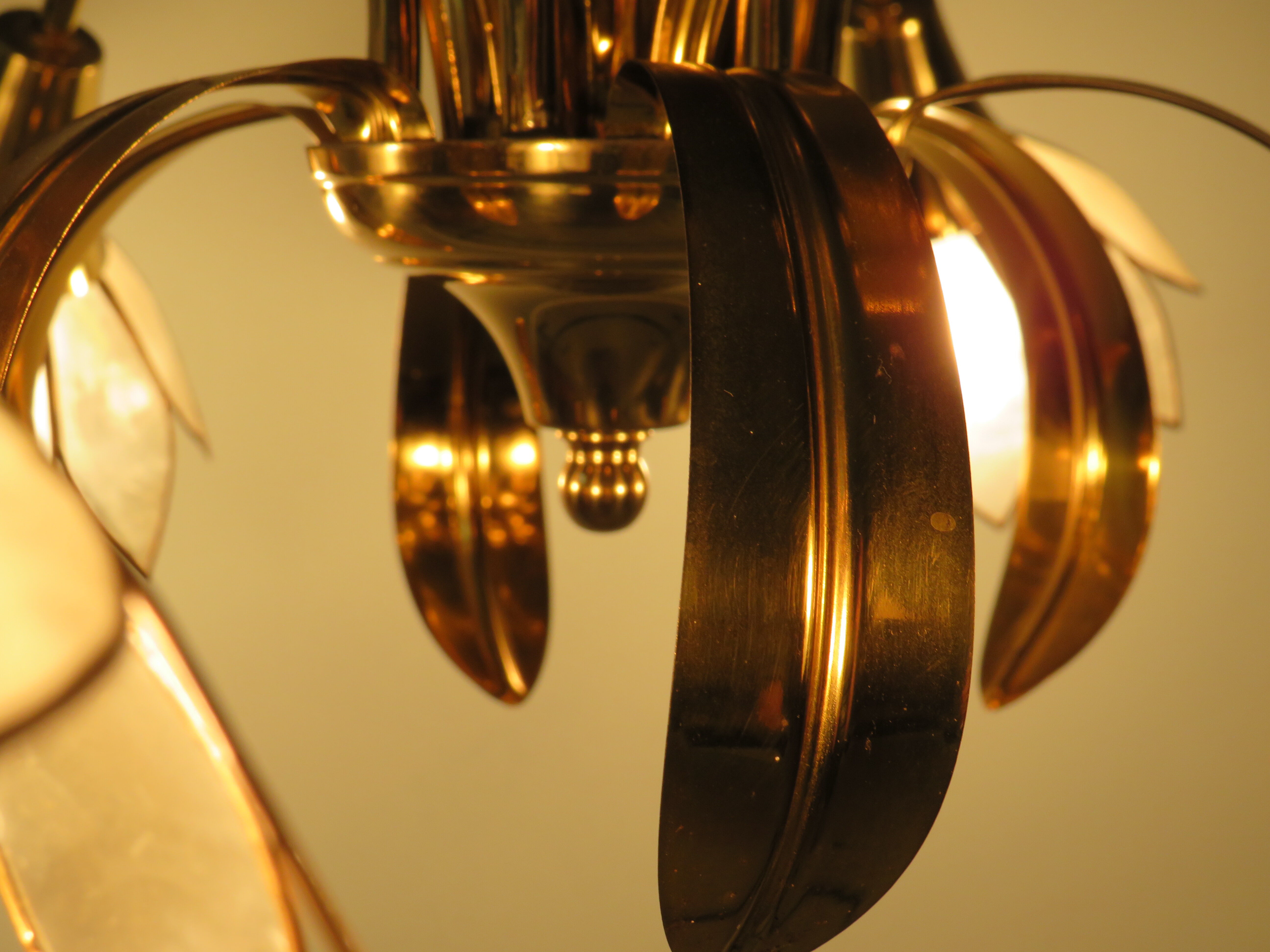 Floral chandelier 1970-1980 Hollywood Regency