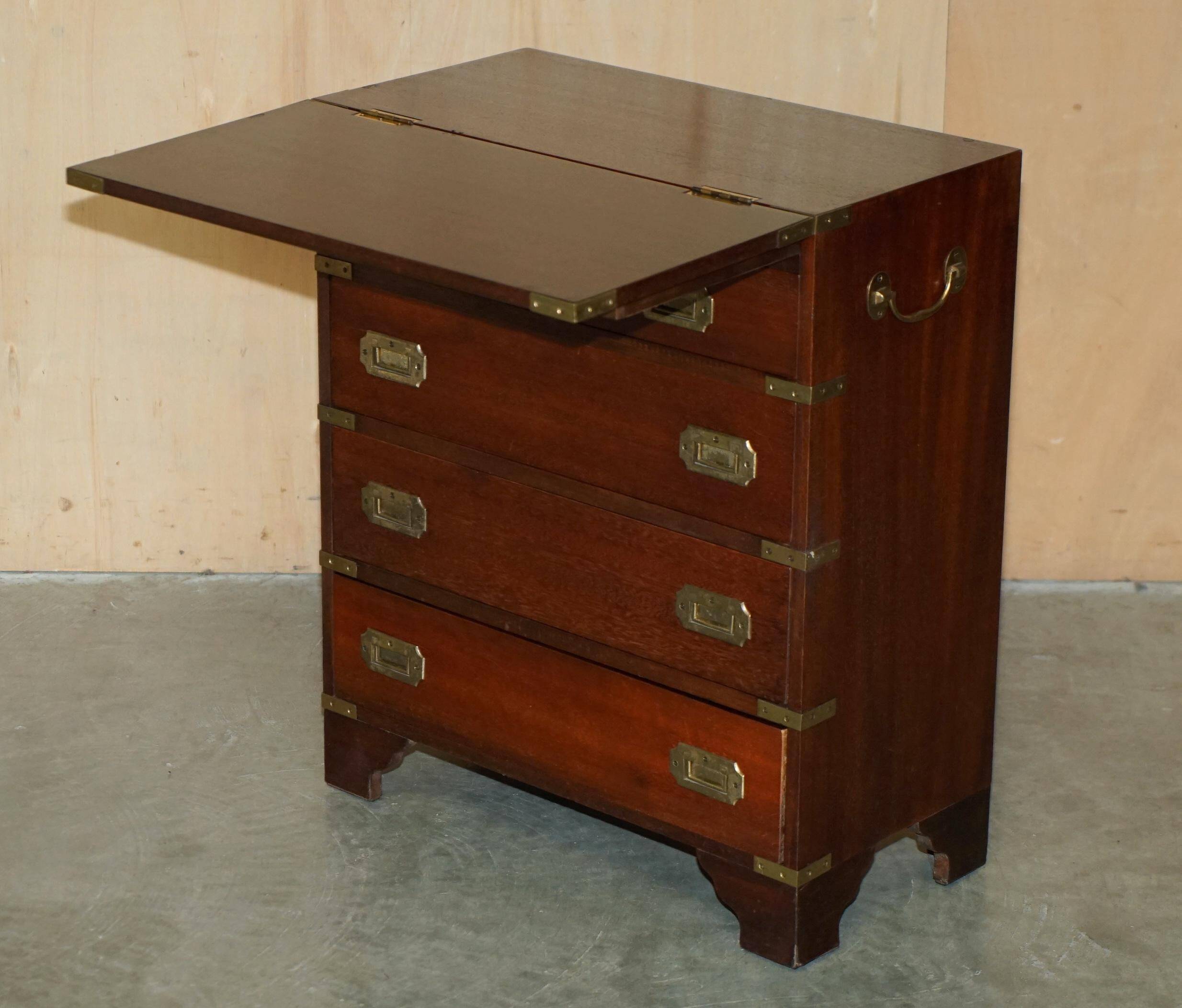 Commode militaire vintage avec plateau coulissant et dessus extensible