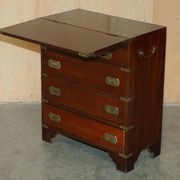 Commode militaire vintage avec plateau coulissant et dessus extensible
