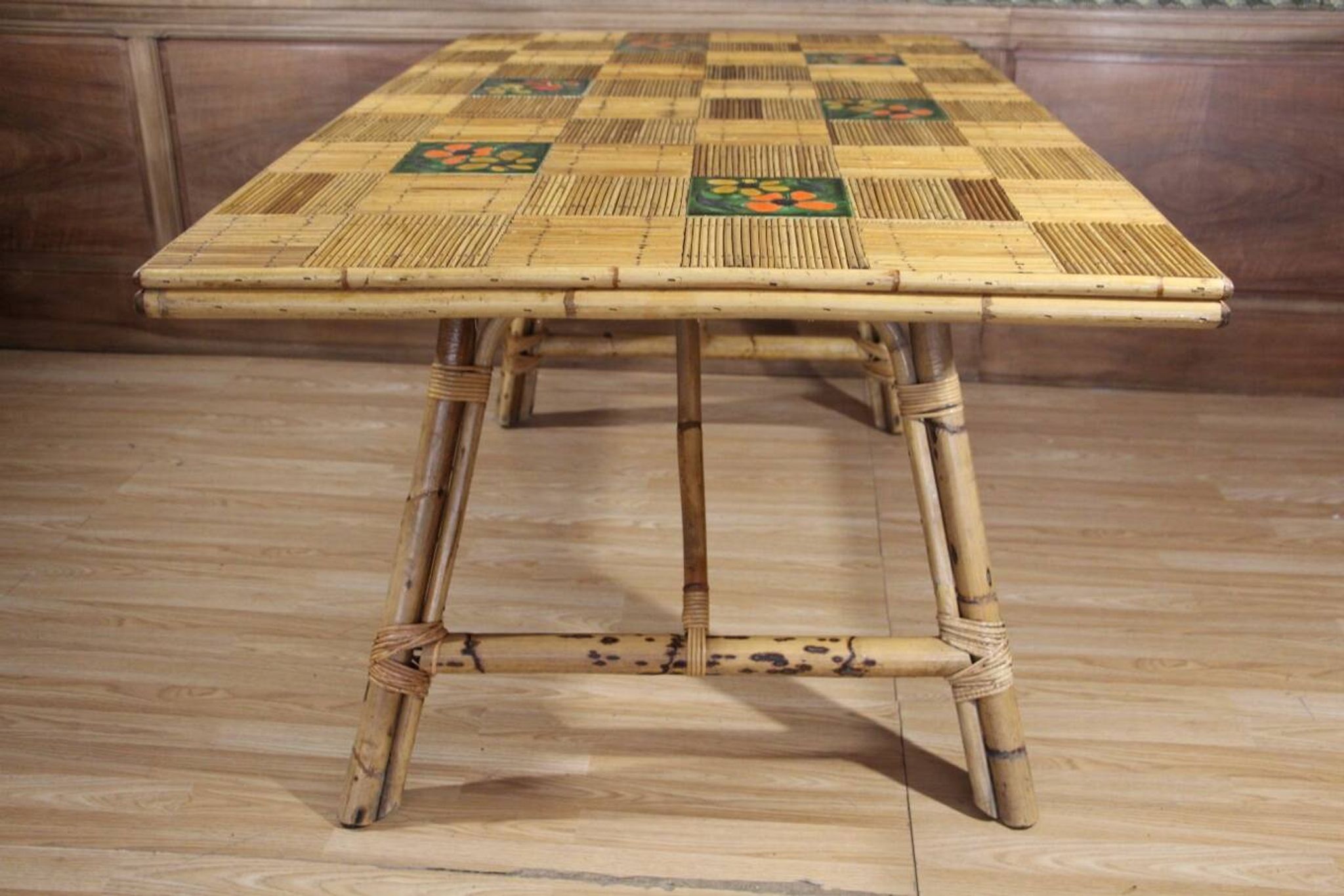 Table De Salle A Manger En Rotin Et Céramique attribuée à Audoux Minnet