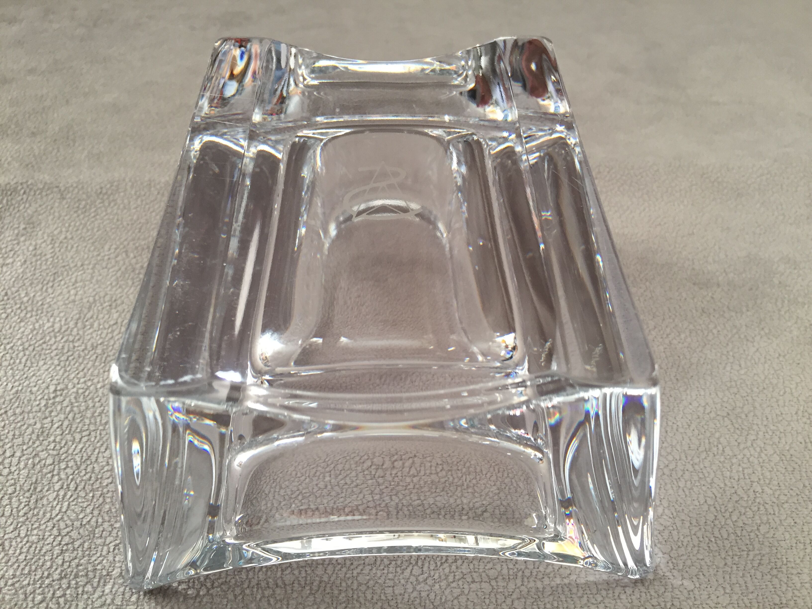 Large ashtray in solid crystal modernist design monogram "sa" art