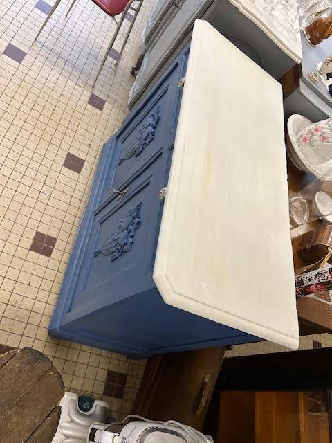 Refurbished blue buffet