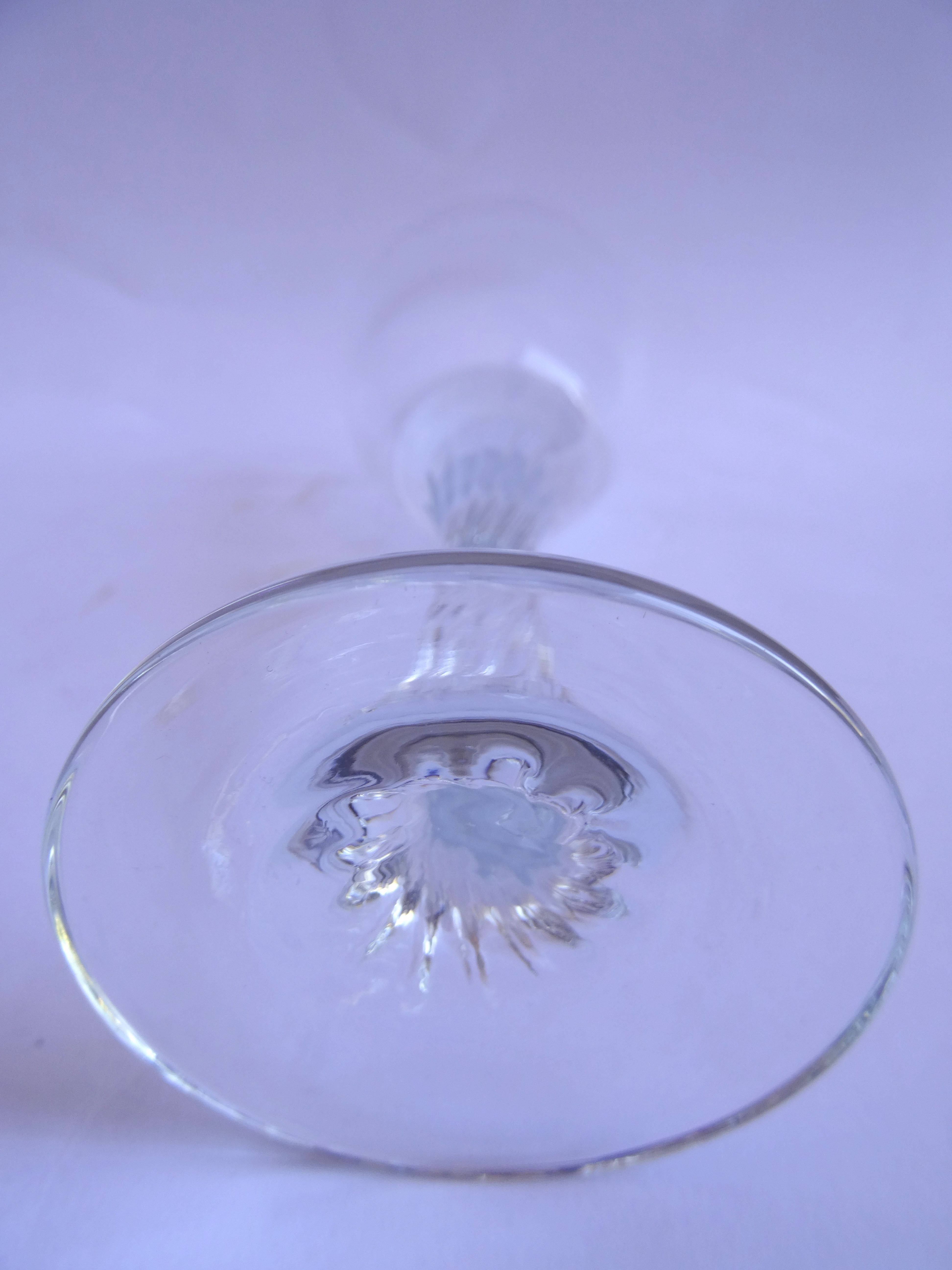 6 twisted feet wine glasses