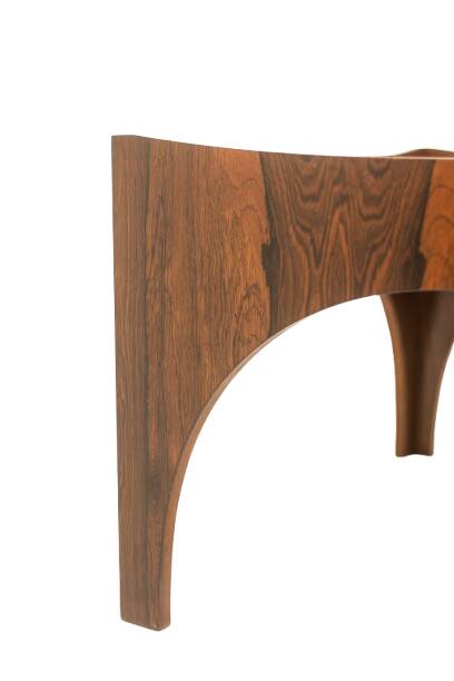 Paire de bouts de canapé ou tables basses en palissandre. Années 1970