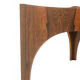 Paire de bouts de canapé ou tables basses en palissandre. Années 1970