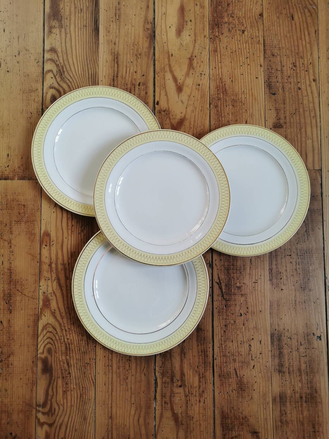 Mix of vintage dessert plates