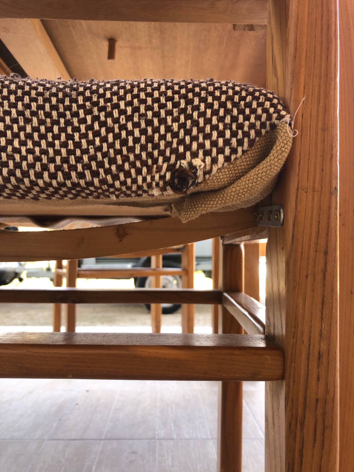 Maison Regain table and 4 chairs