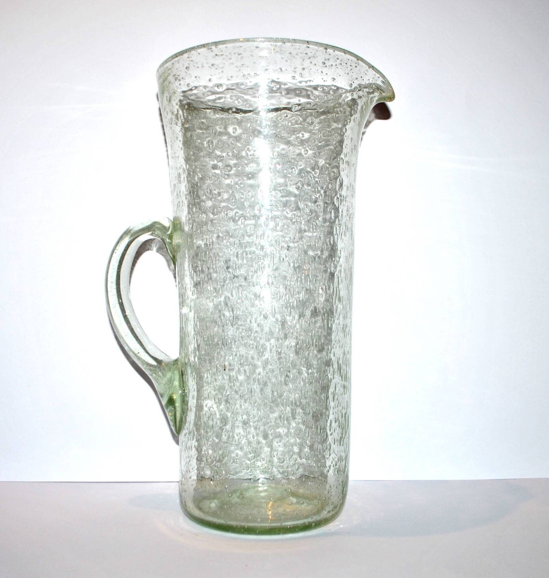 Grand pichet à orangeade punch vintage en verre bullé de biot vert clair 33.5cm