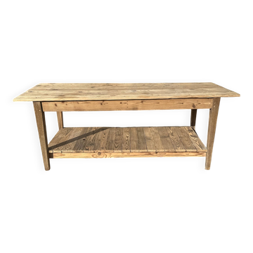 Farm table